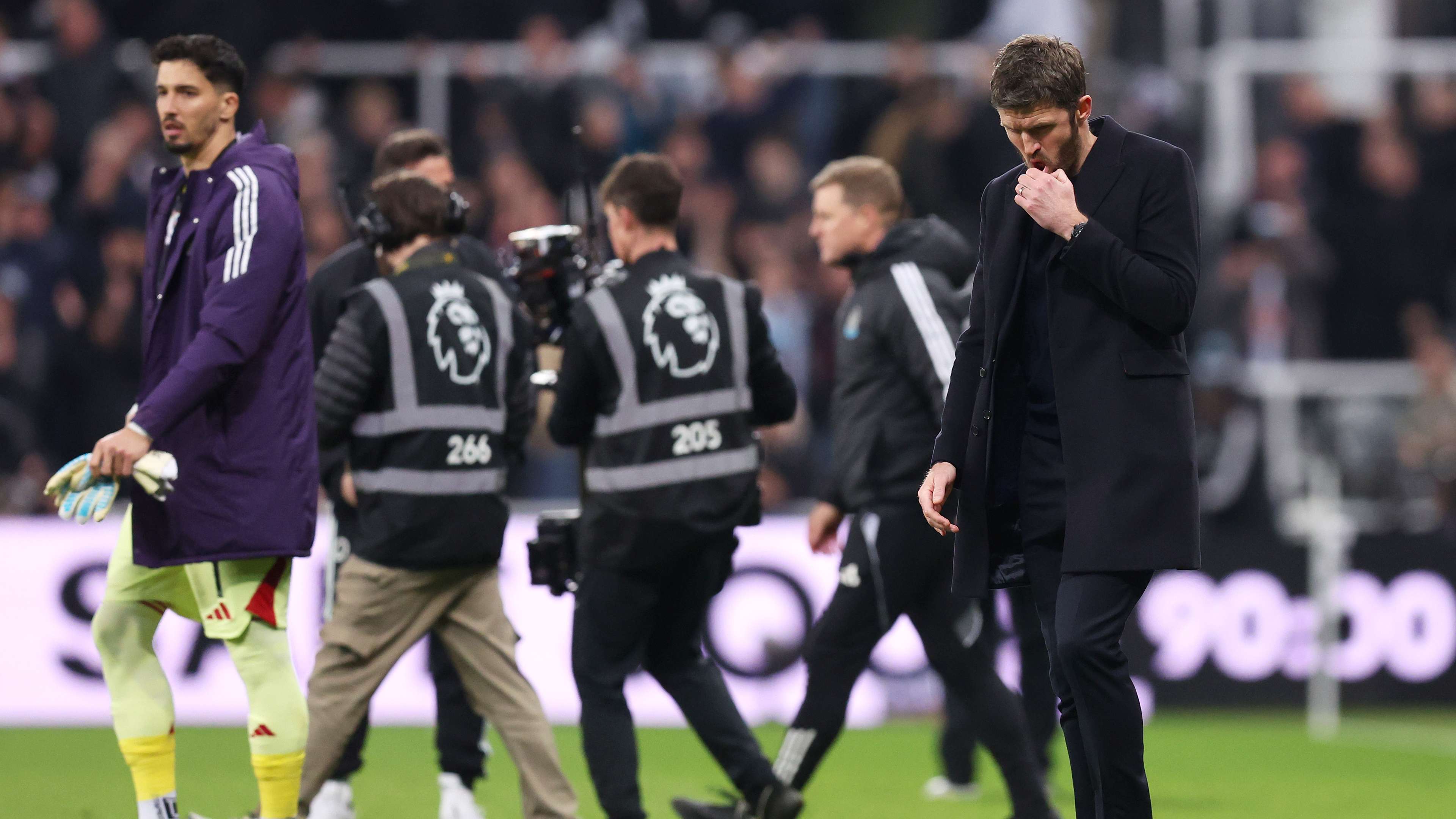 📽️ | Furious Carrick ignores Man Utd flops after Newcastle loss  