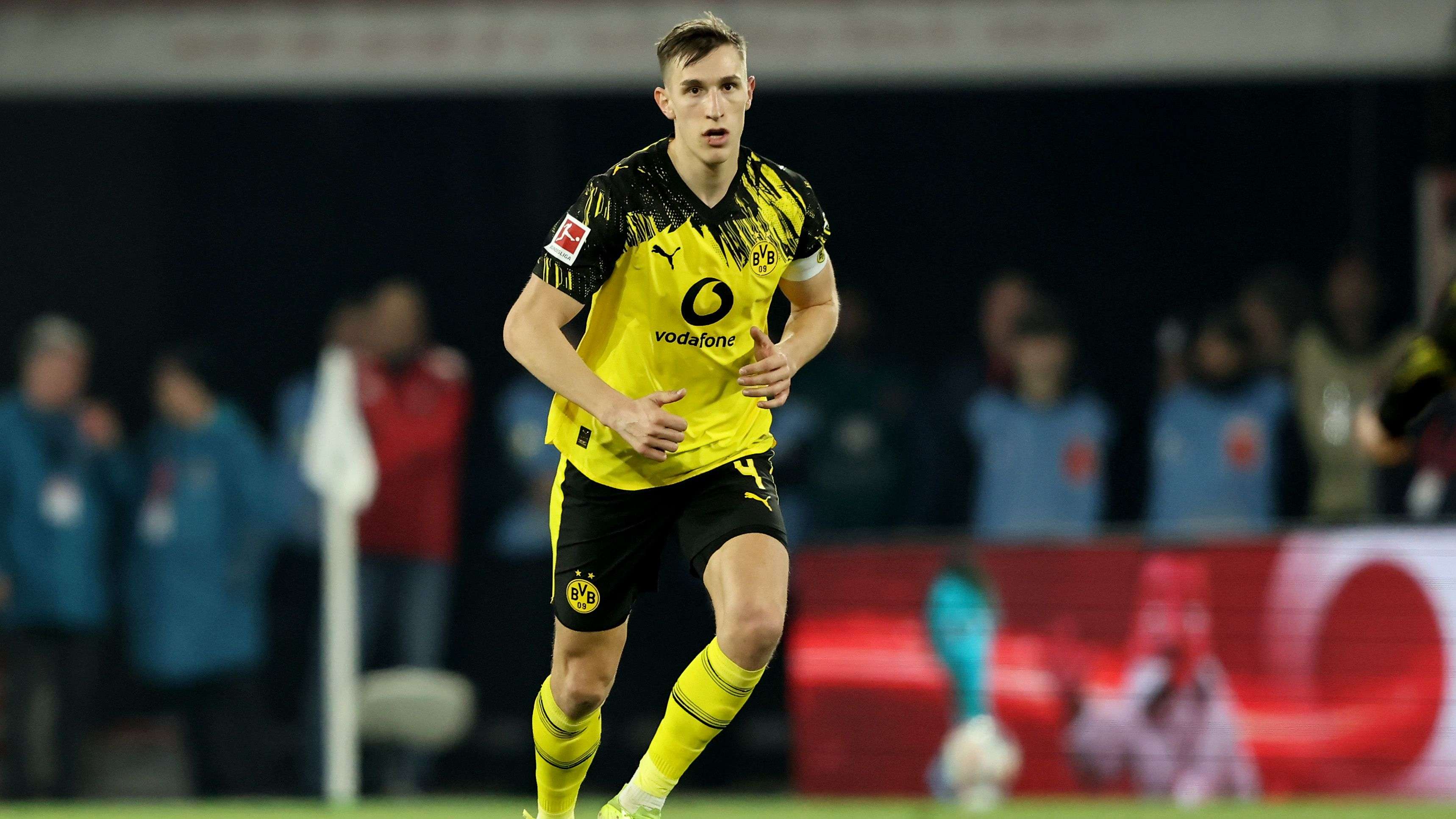 Dortmund chief provides hopeful Schlotterbeck contract talks  
