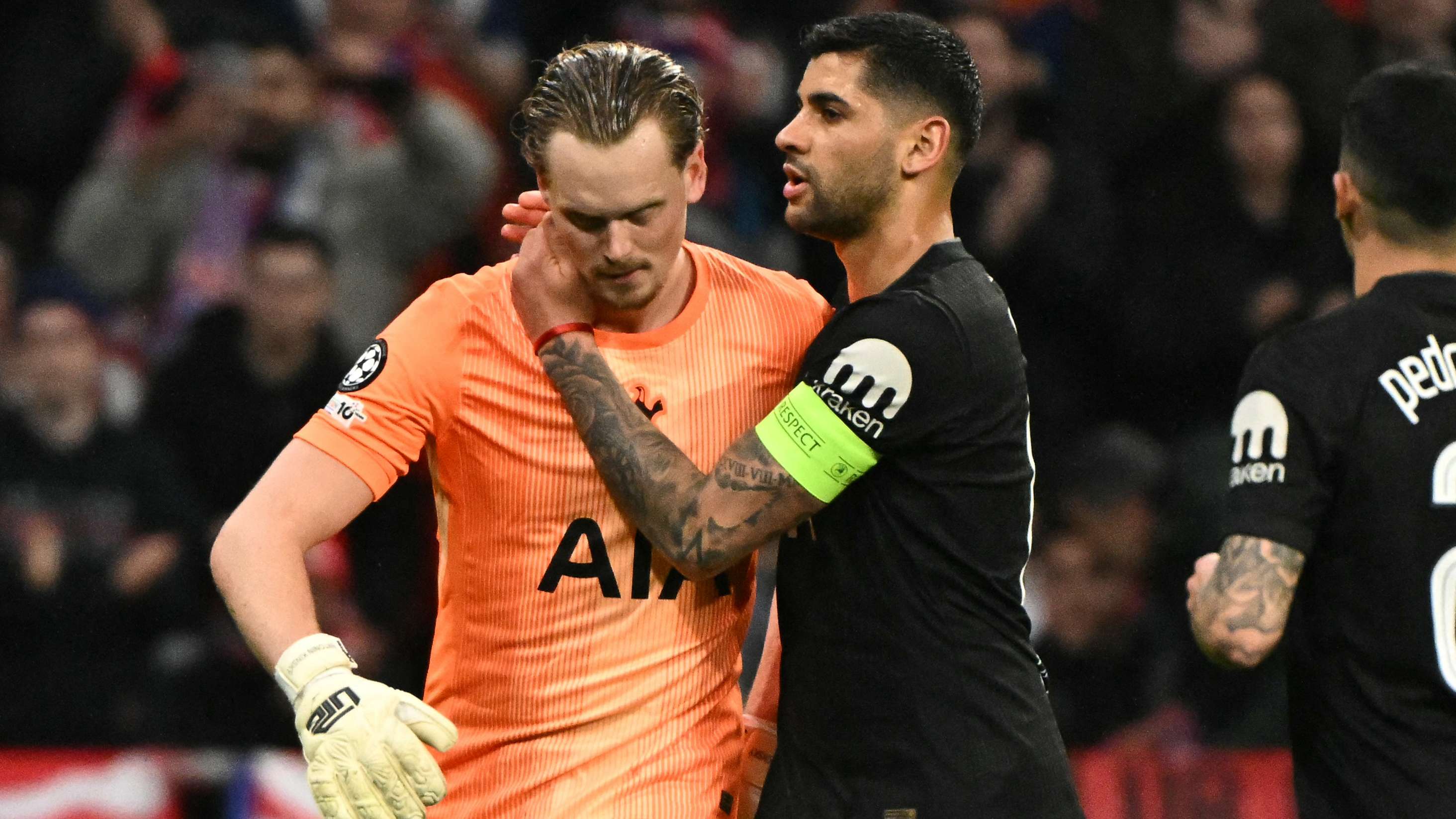 'He made the mistakes, not the manager!' - Kinsky blasted for sub reaction  