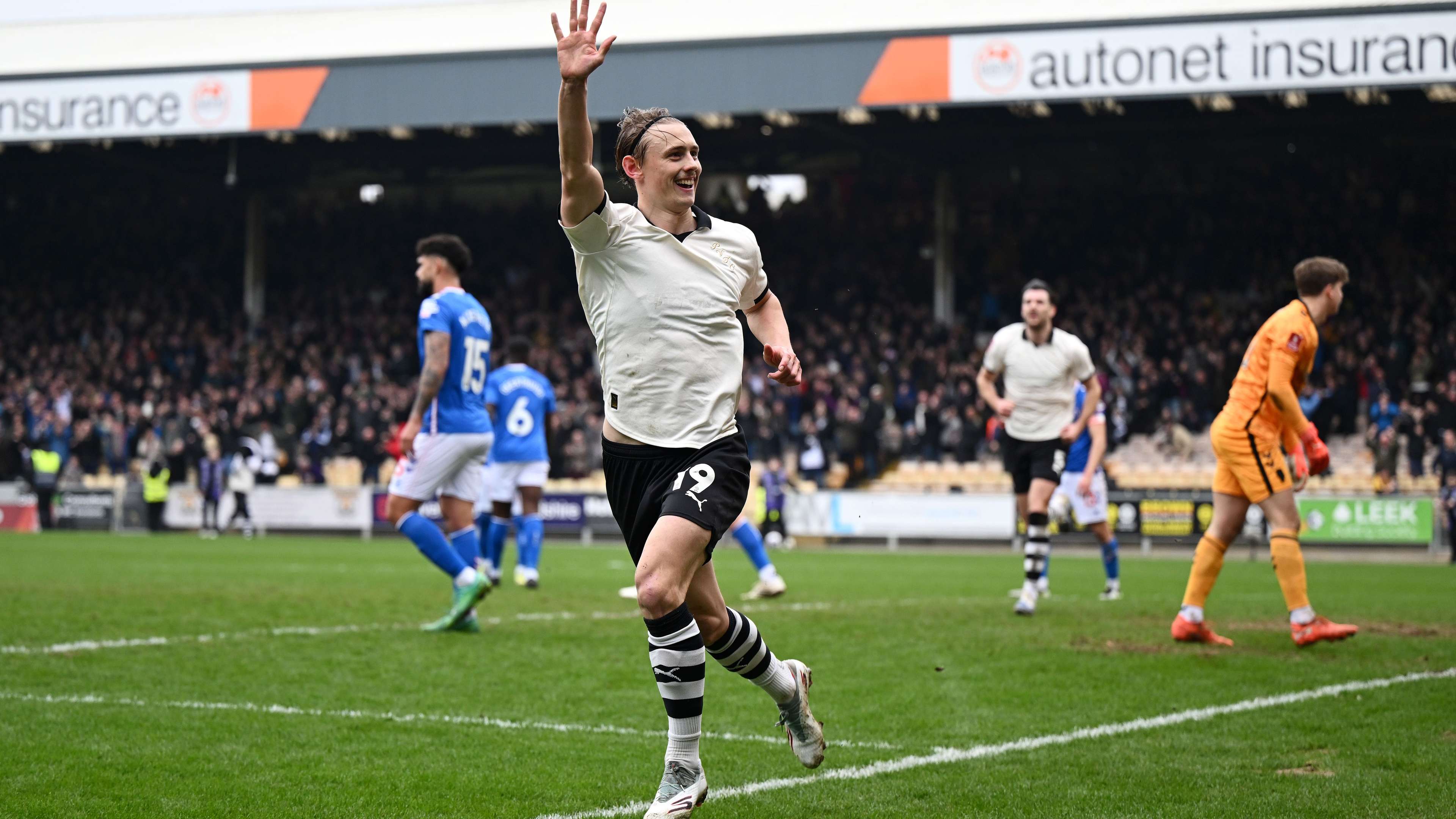 Port Vale stun Sunderland in massive FA Cup upset  