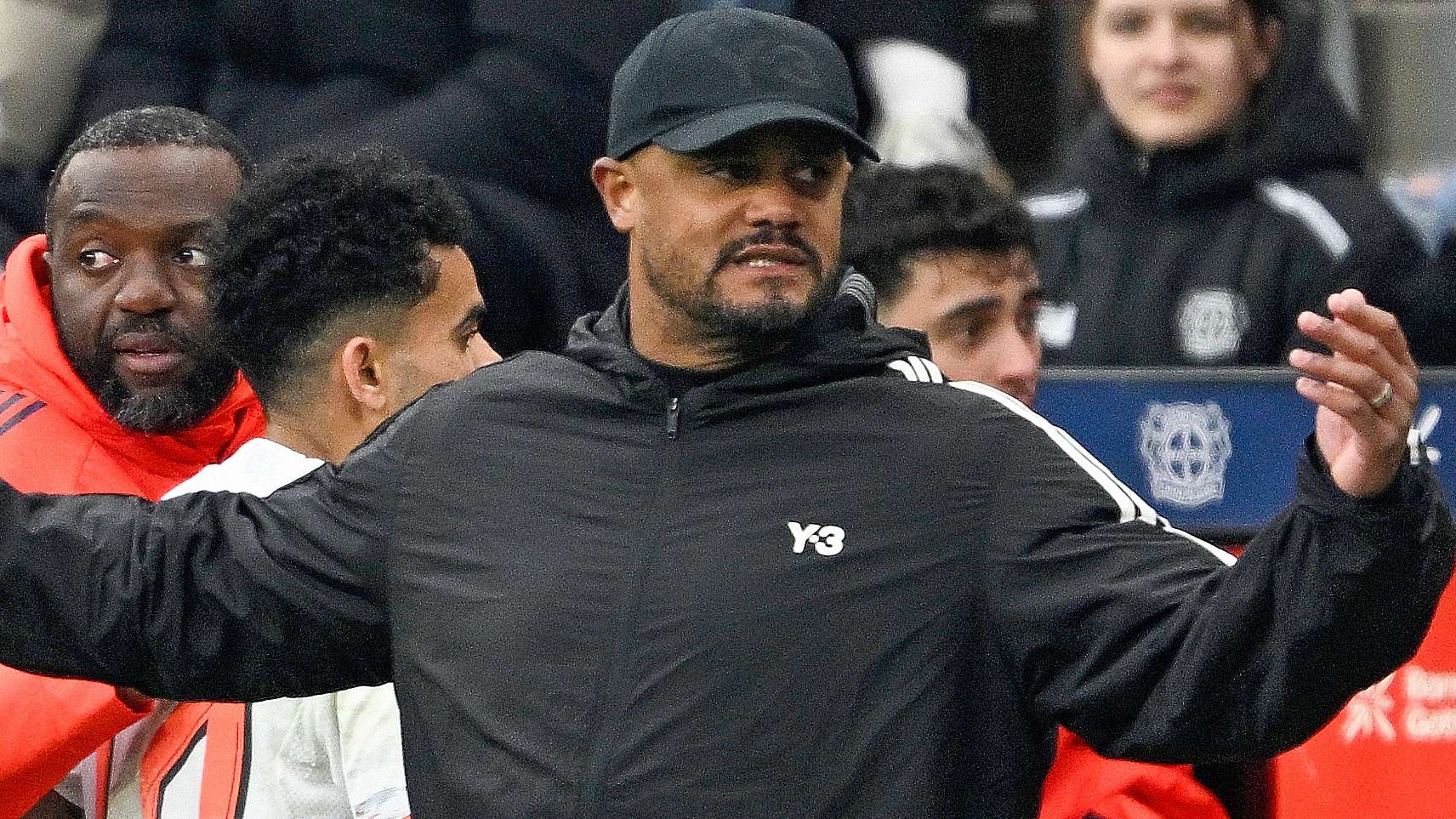 Kompany lashes out at the referee: "Nobody in the stadium knows that"  