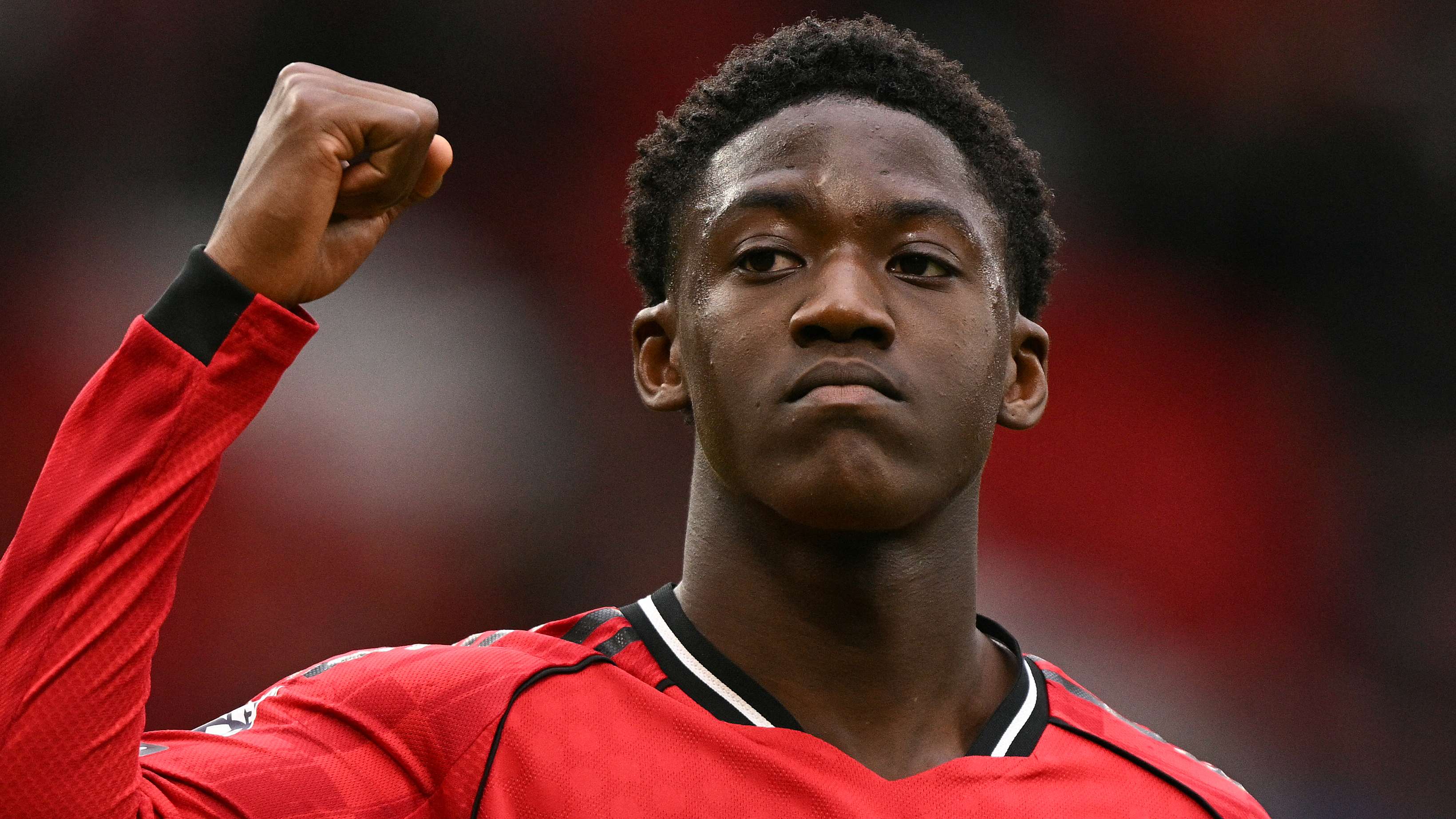 Man Utd 'close' to agreeing new deals with key duo  