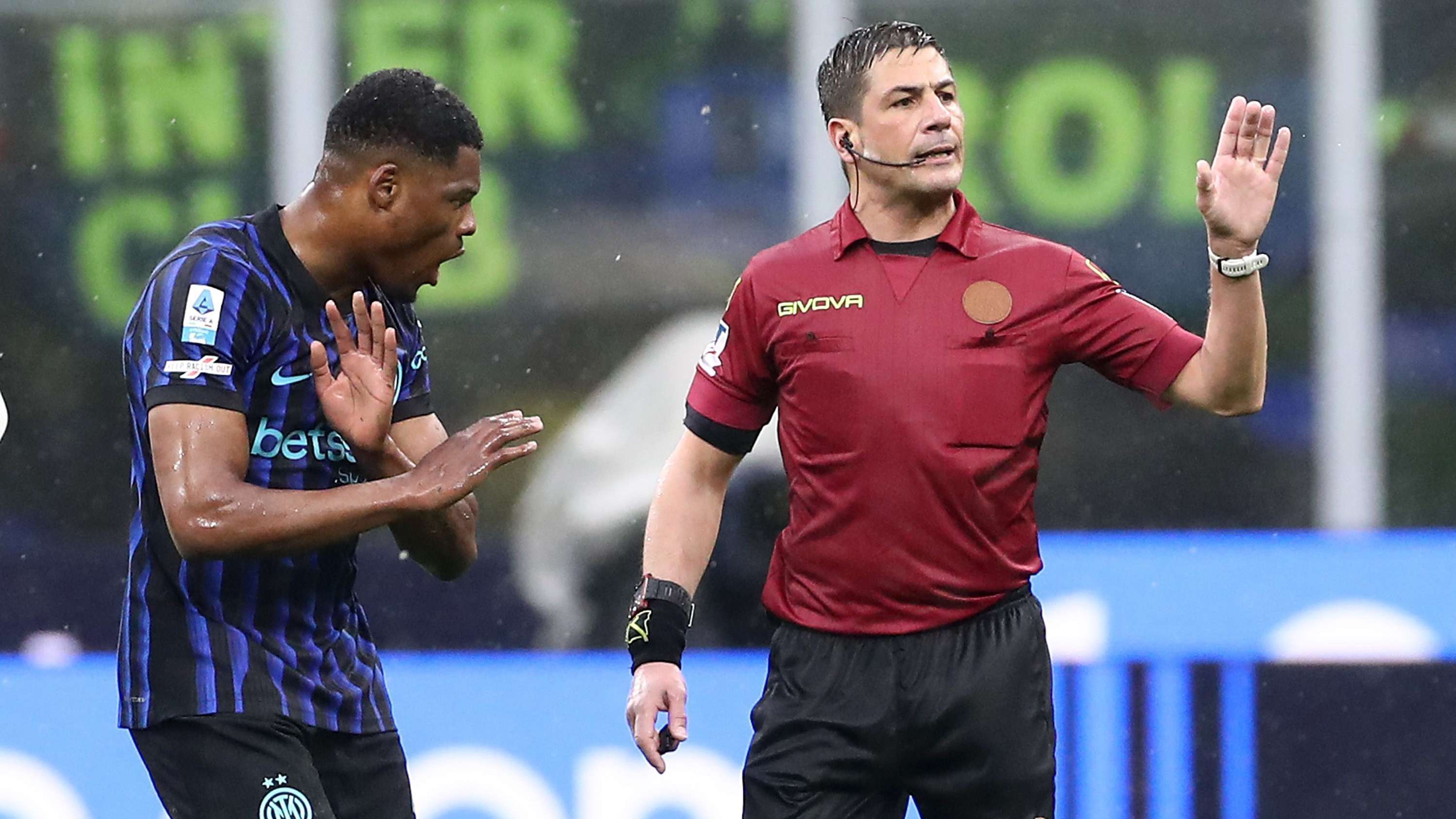 Inter v Atalanta and Krstovic’s goal: Chivu says, “It’s a clear foul.” Manganiello says, “Dumfries slipped.”  