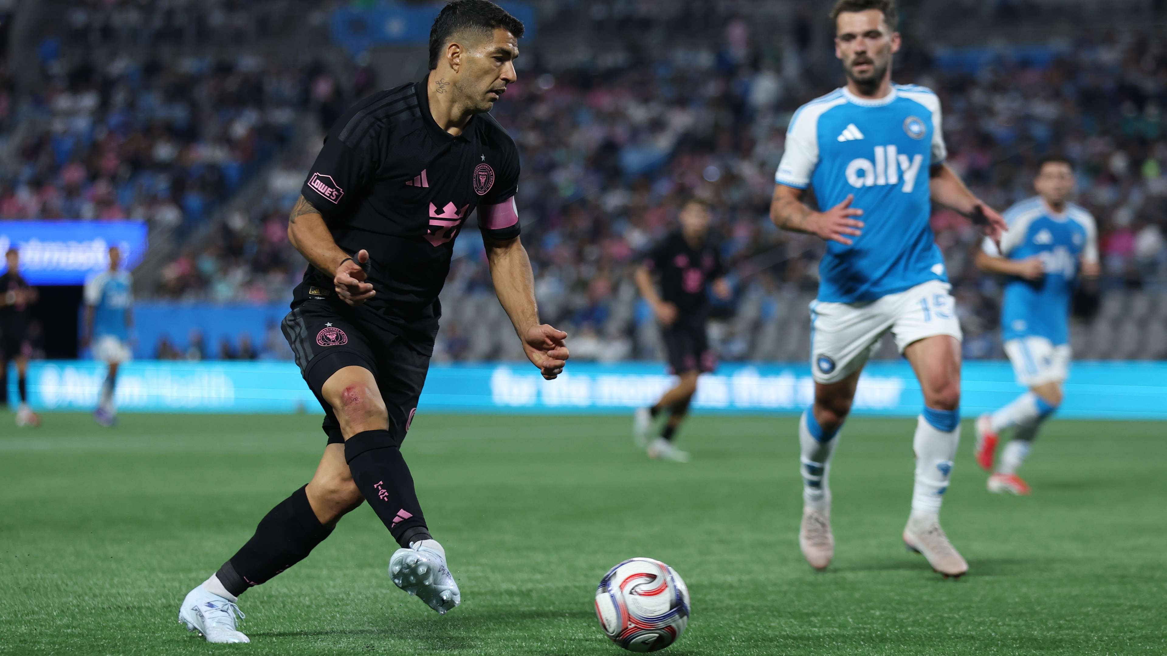 Suarez helps Messi-less Miami hold firm for draw in Charlotte  