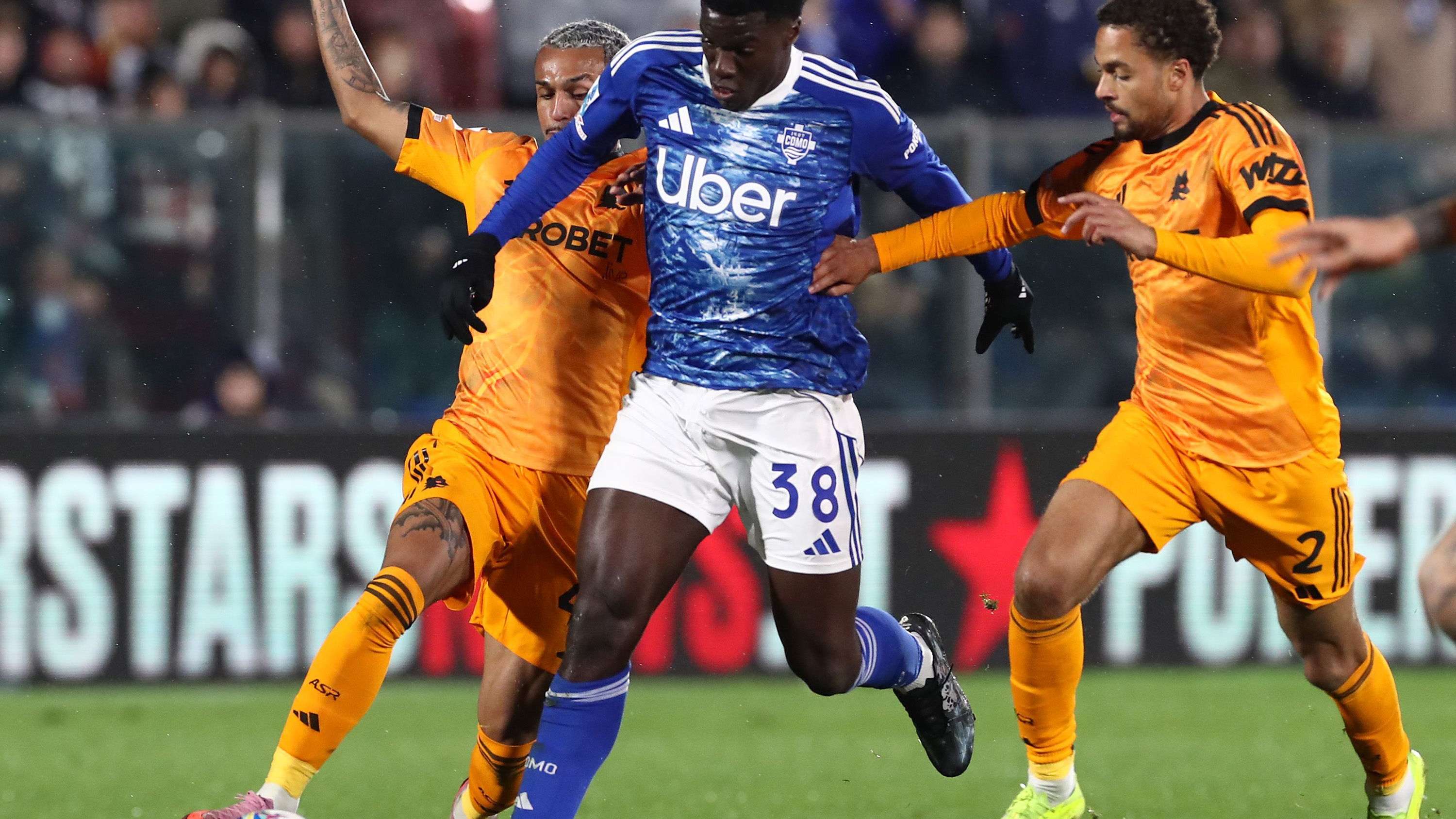 Como v Roma: match highlights – a penalty for the Giallorossi, doubts over Wesley’s red card  