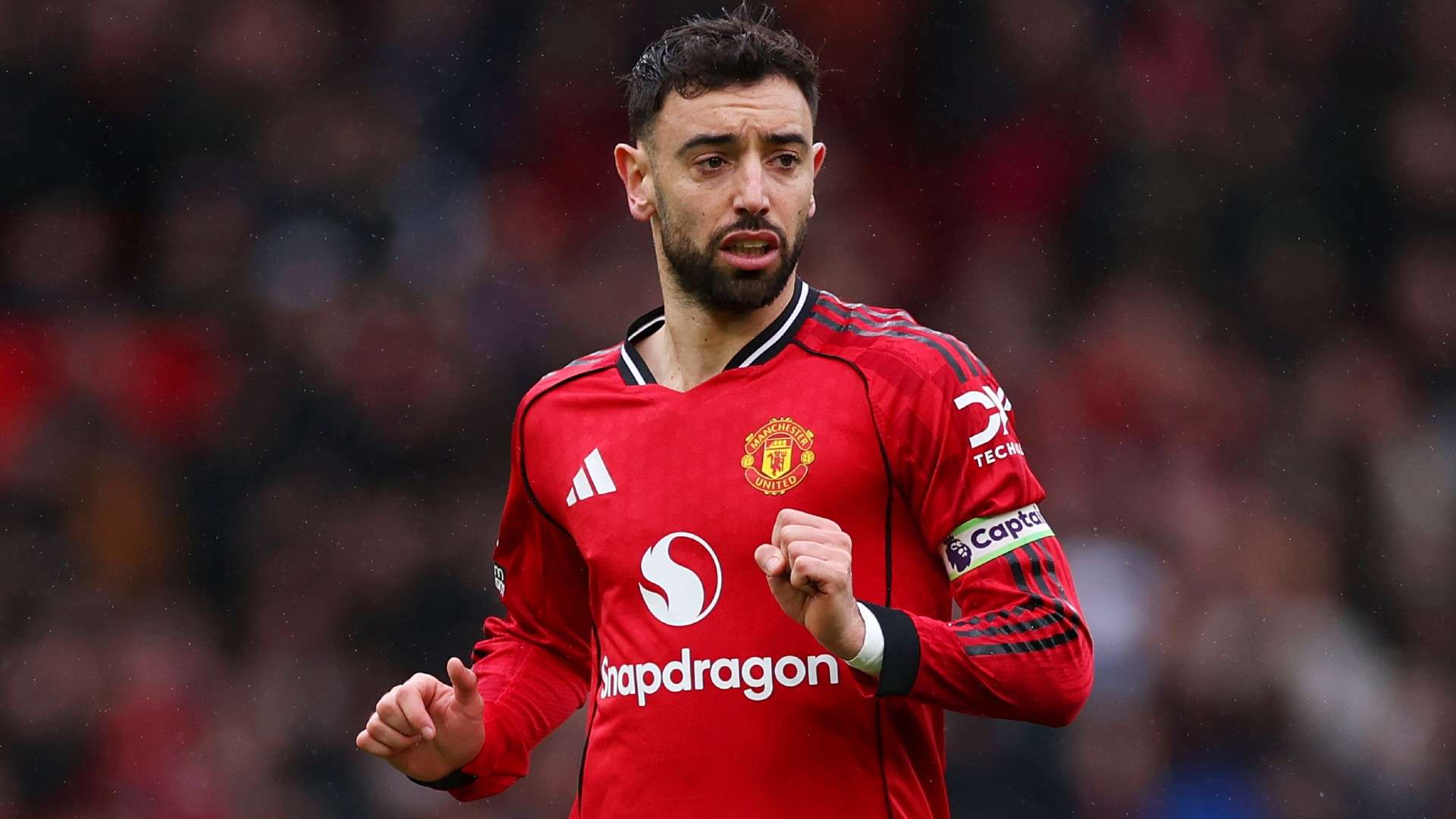 Fernandes release clause revealed as Man Utd make plea  