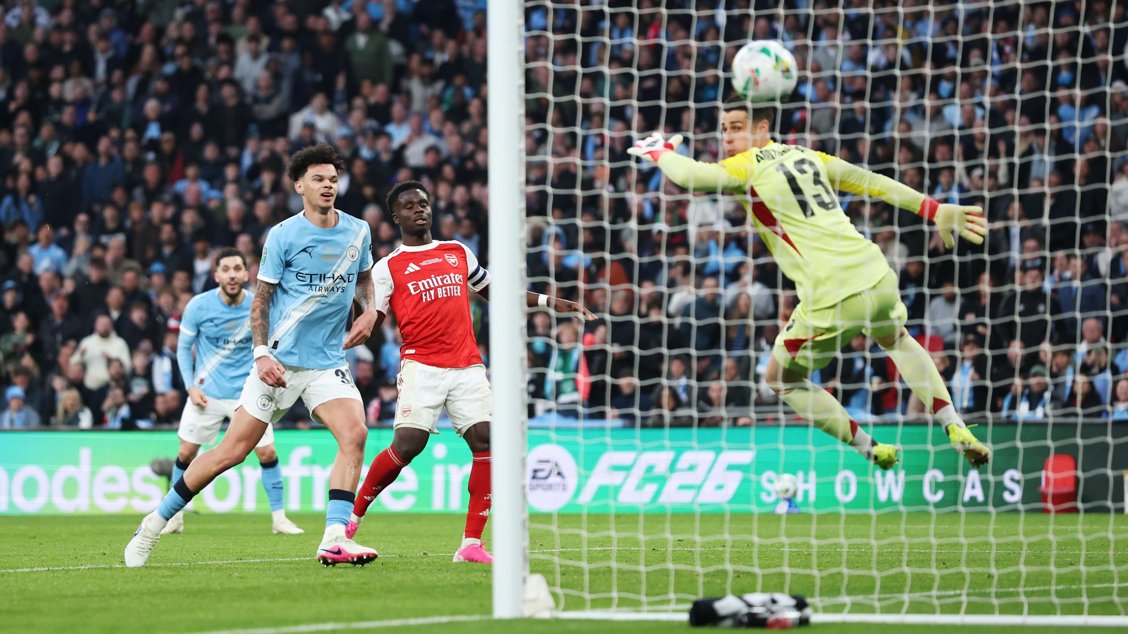 Arsenal urged to 'play dirty' as ex-Gunner defends Kepa decision  