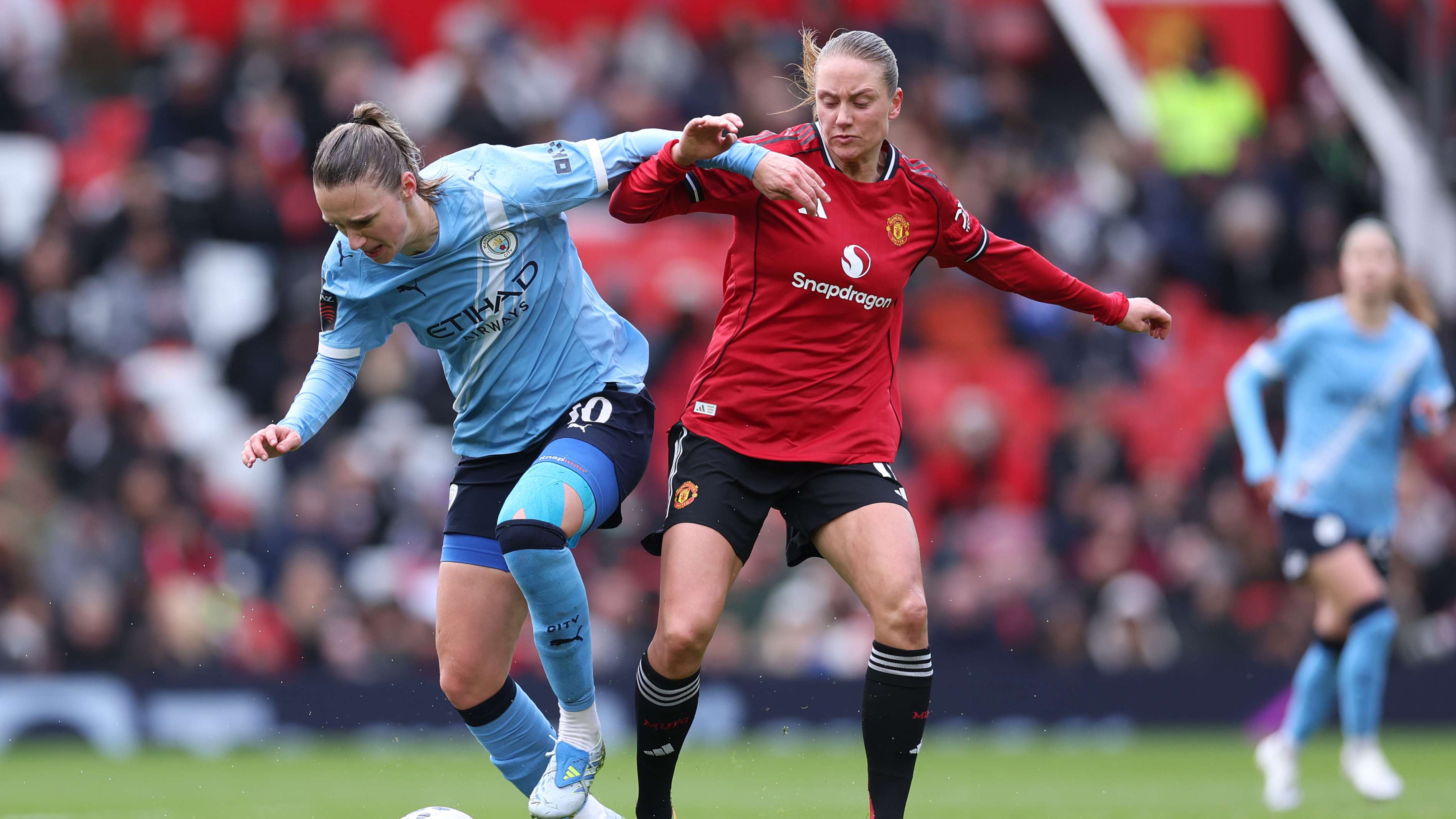 Man City dismantle Man Utd to edge closer to WSL title  