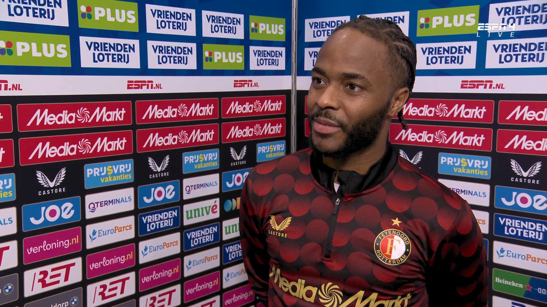 Sterling snaps back at laughing reporter after first Feyenoord start  