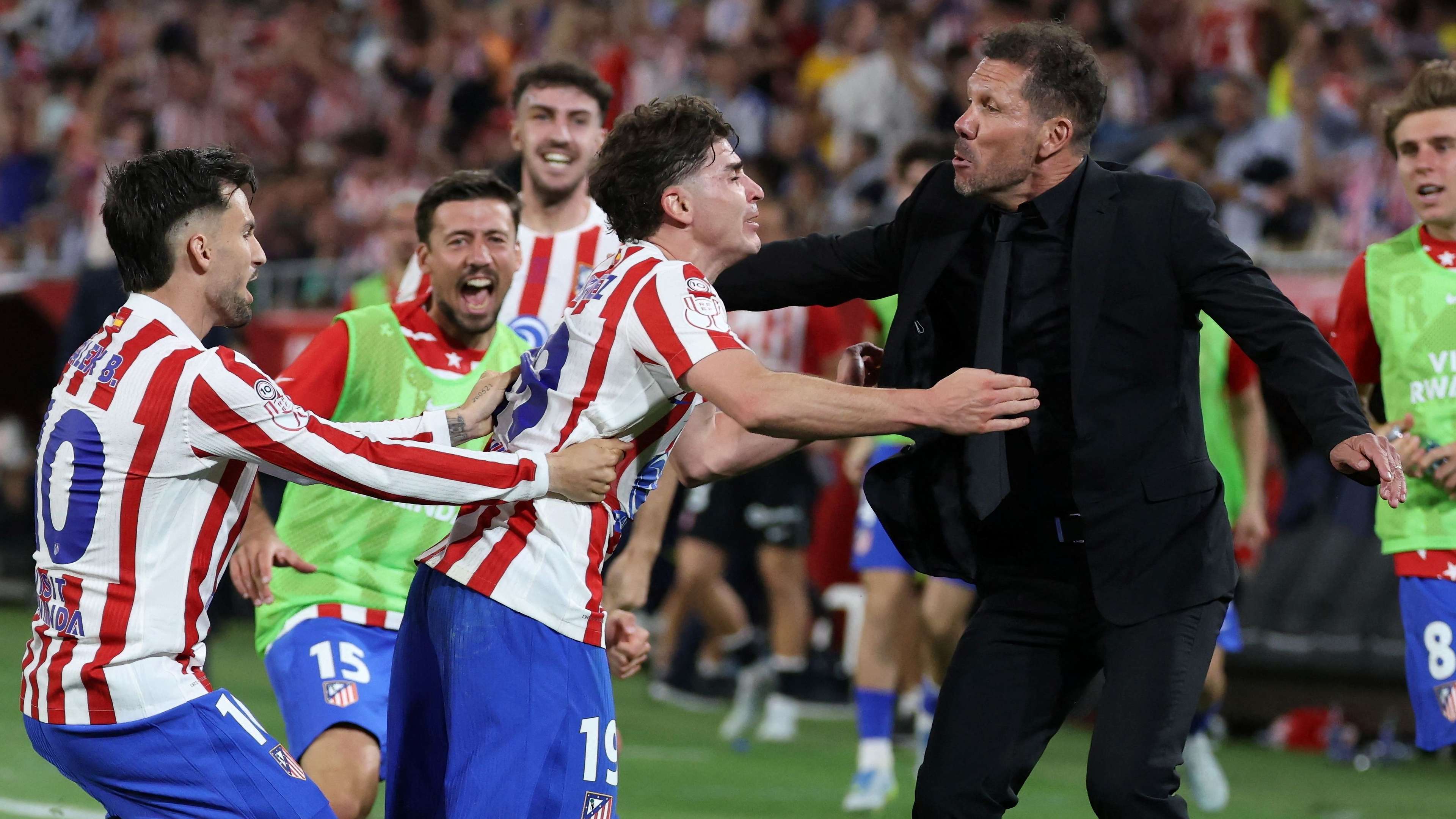 Simeone slammed for 'atrocious' touchline antics vs Arsenal  