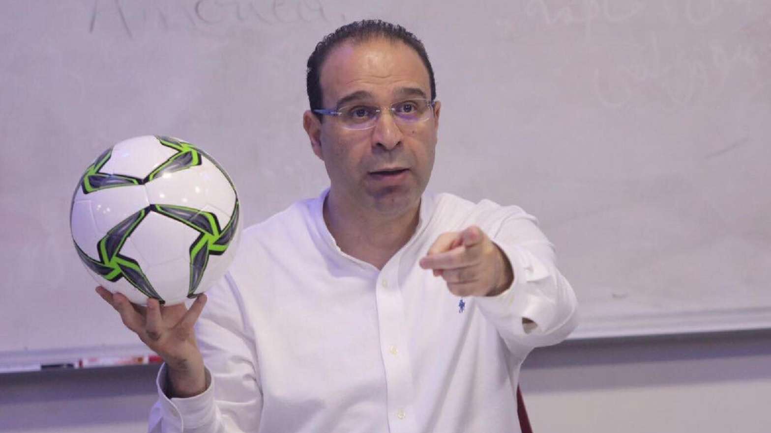Ready to help... El-Shawali offers advice to the Pharaohs’ star ahead of the World Cup  