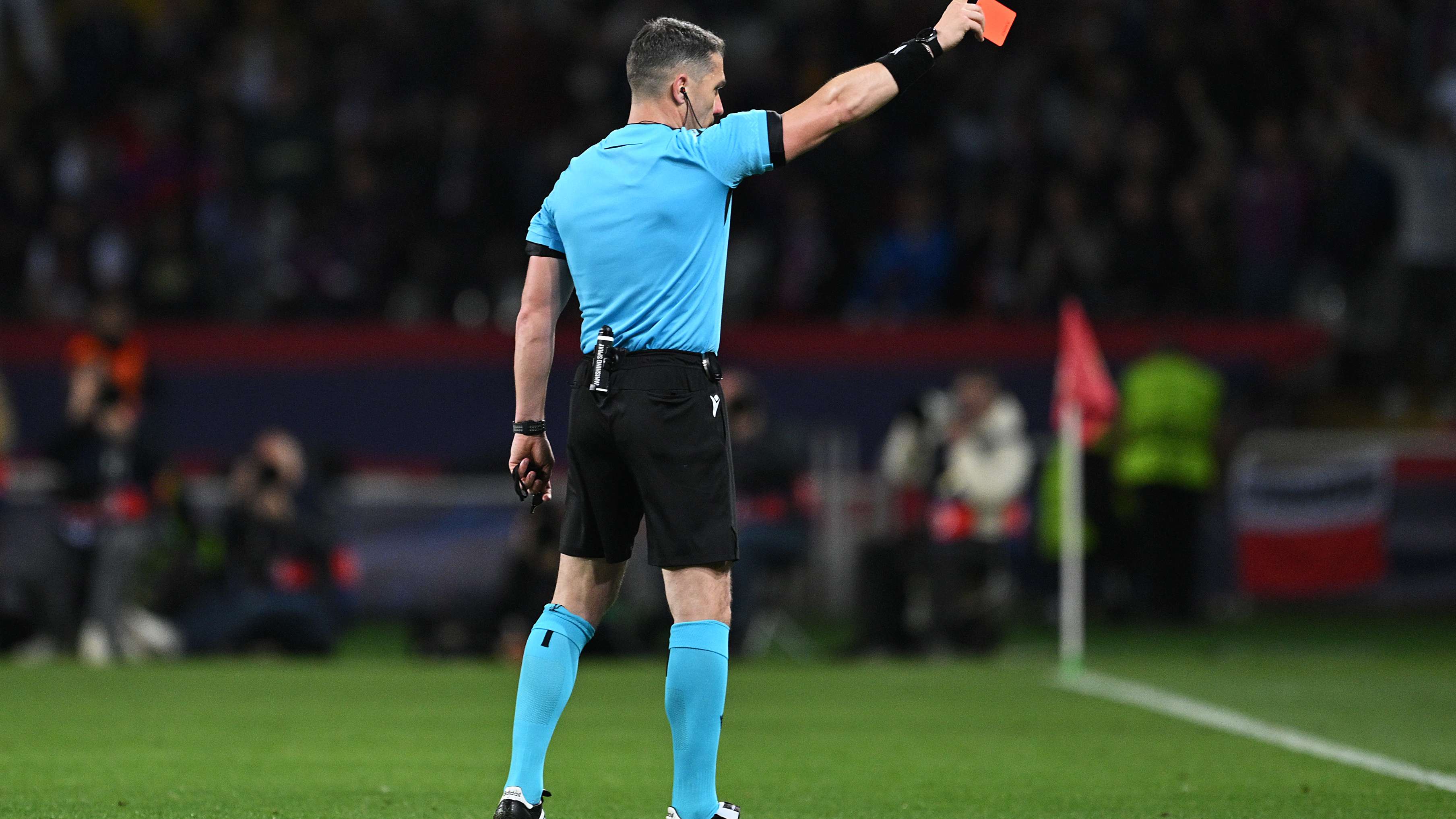 Video: PSG’s slaps and the Xavi incident… The ‘Barcelona vs Atlético’ whistle sparks tension  