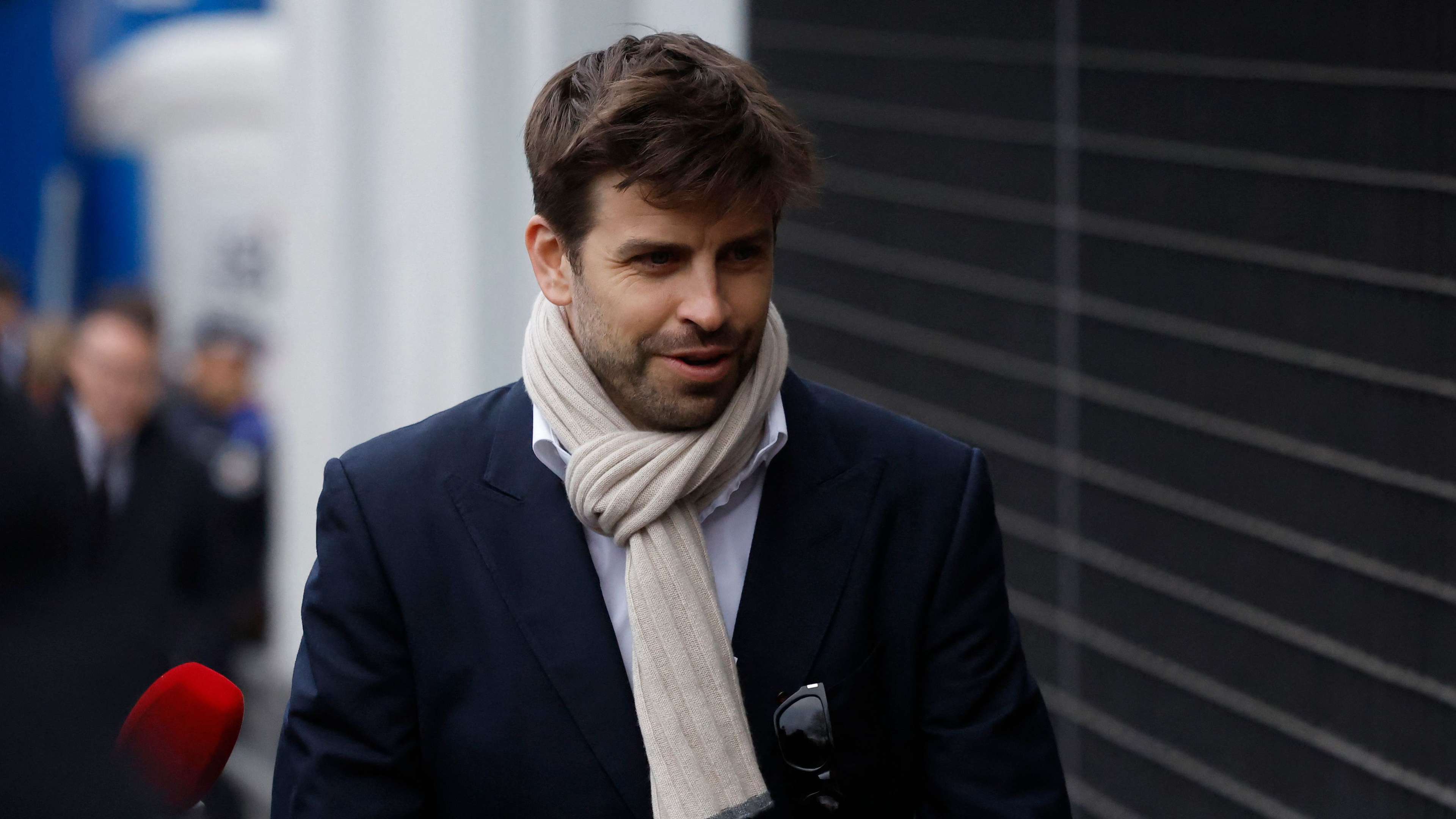 'You have to manage a lot of egos!' - Pique on Man Utd  