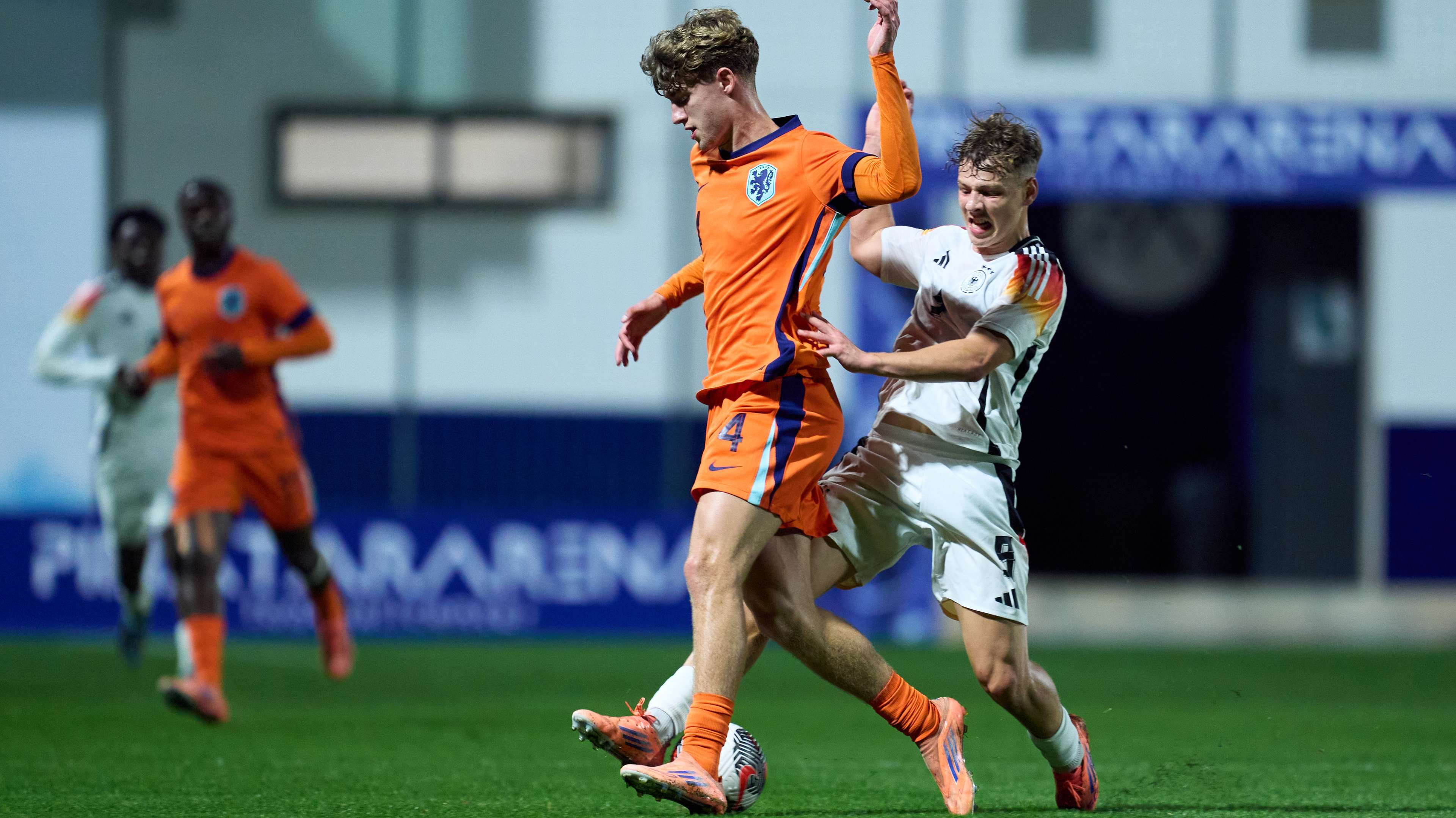 Chelsea and Barcelona monitoring Eredivisie wonderkid  