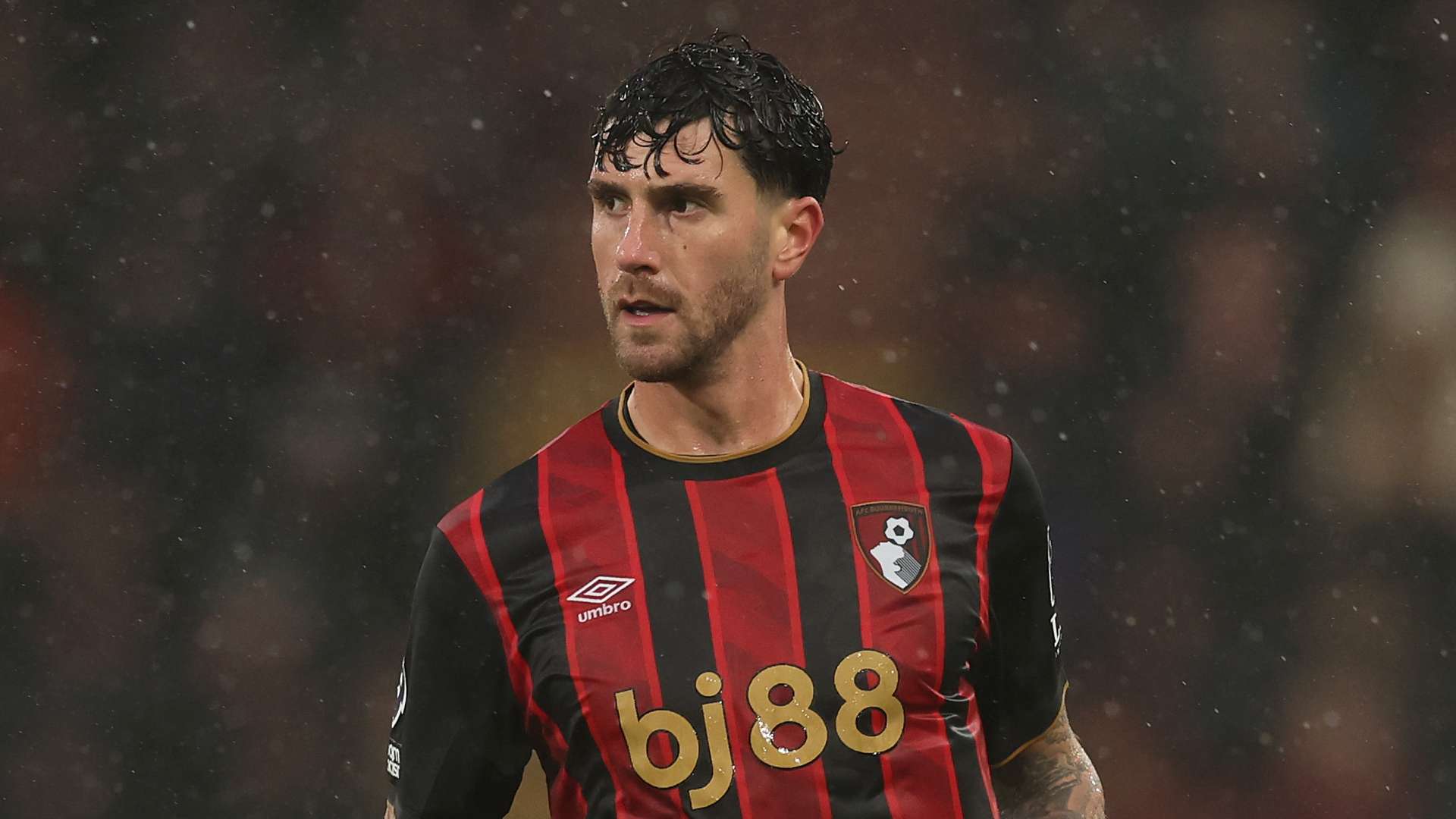 Tottenham risk breaking PL rules over Senesi approach  