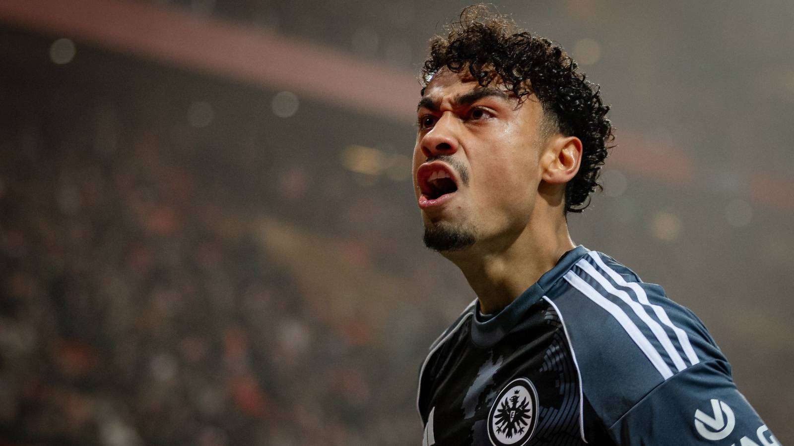 Bundesliga star responds to Arsenal & Man City links  