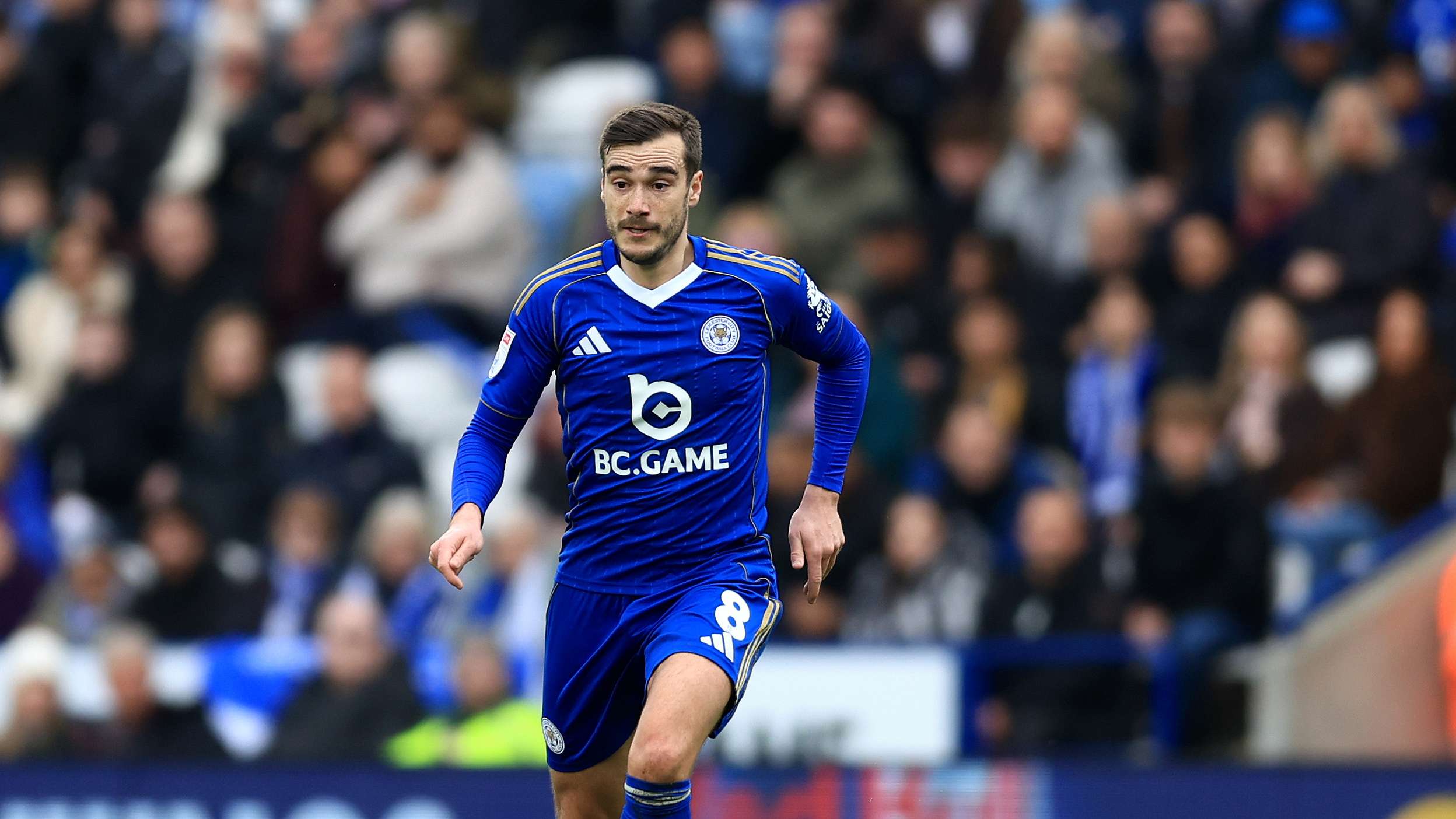 Winks clashes with Leicester fans  