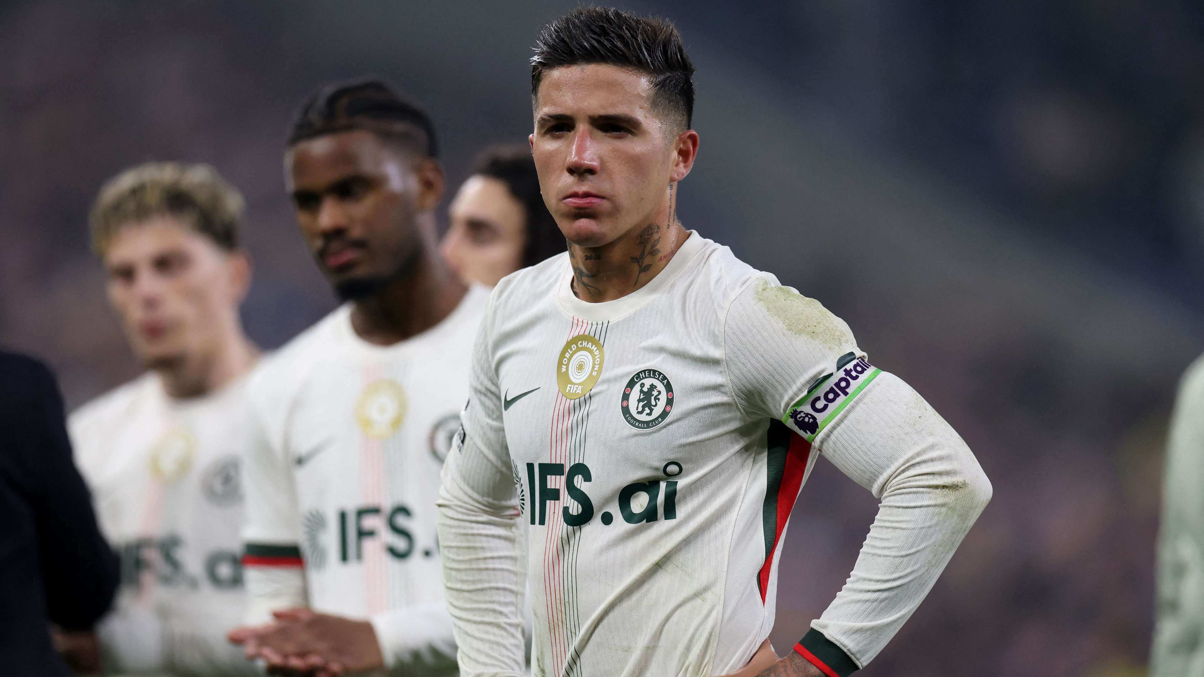 Chelsea players turn on Fernandez amid Real Madrid transfer hints  