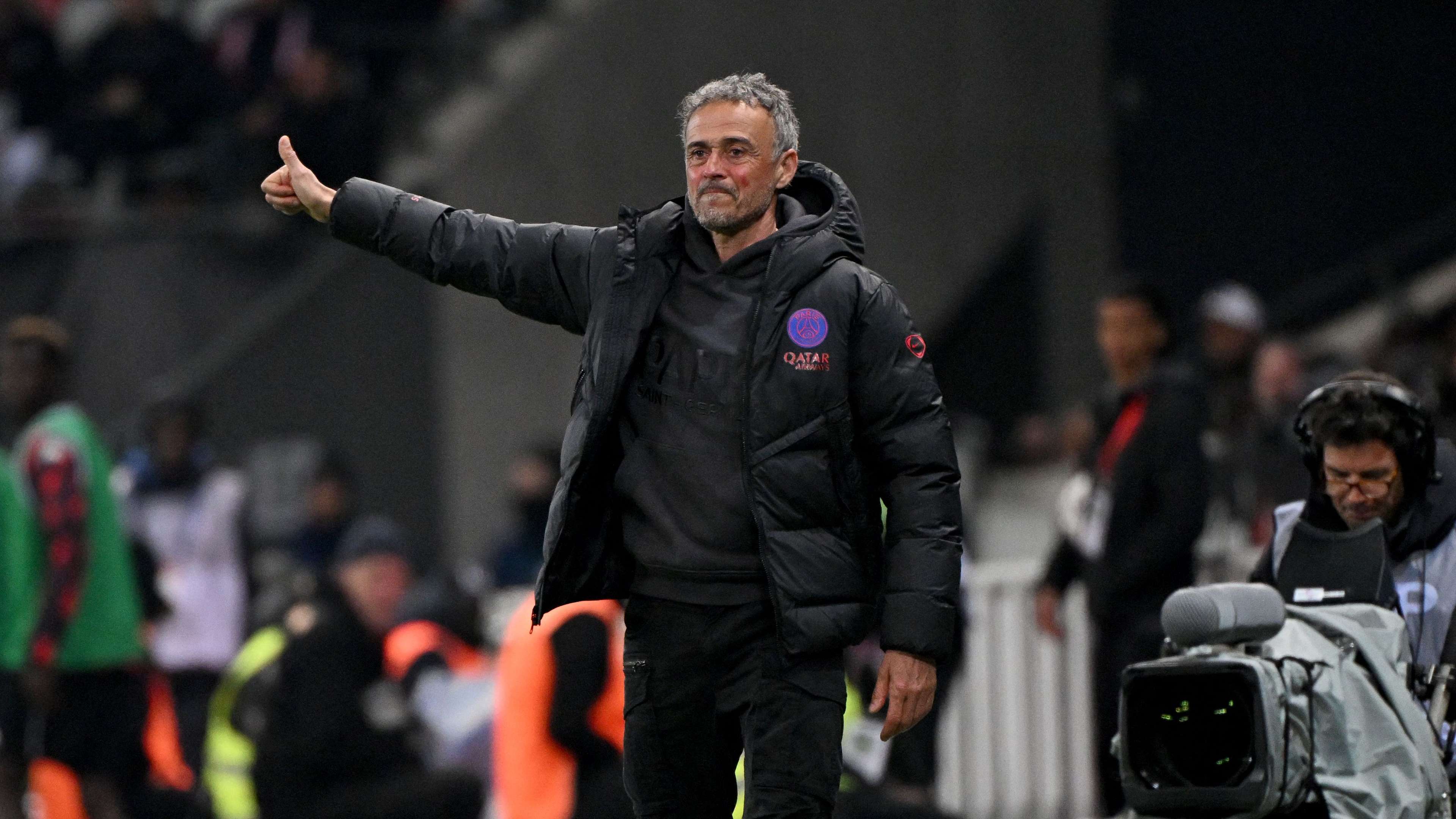 PSG close to bumper Luis Enrique contract extension  