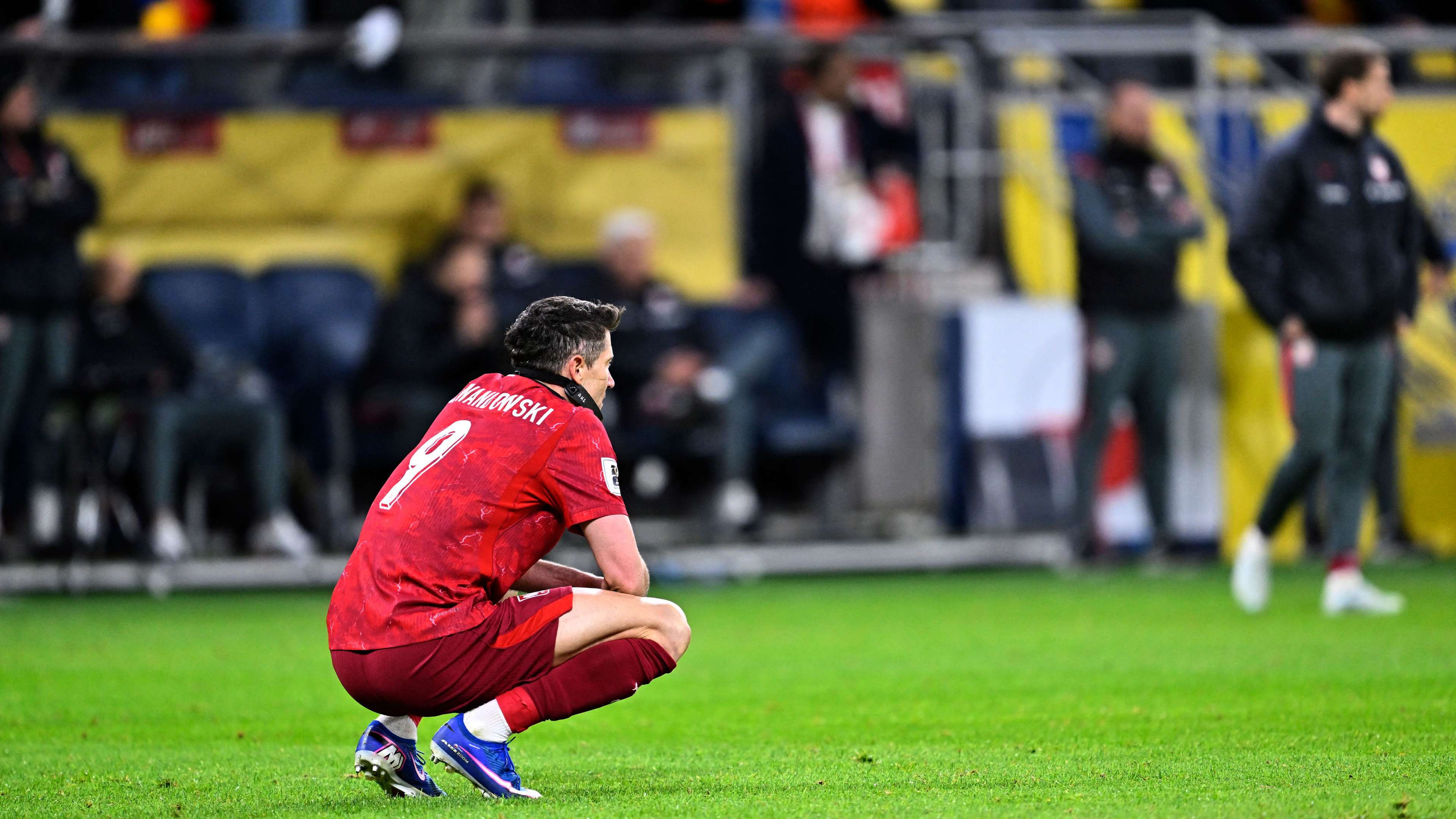 Lewandowski fights back tears after Gyokeres ends his World Cup dream  