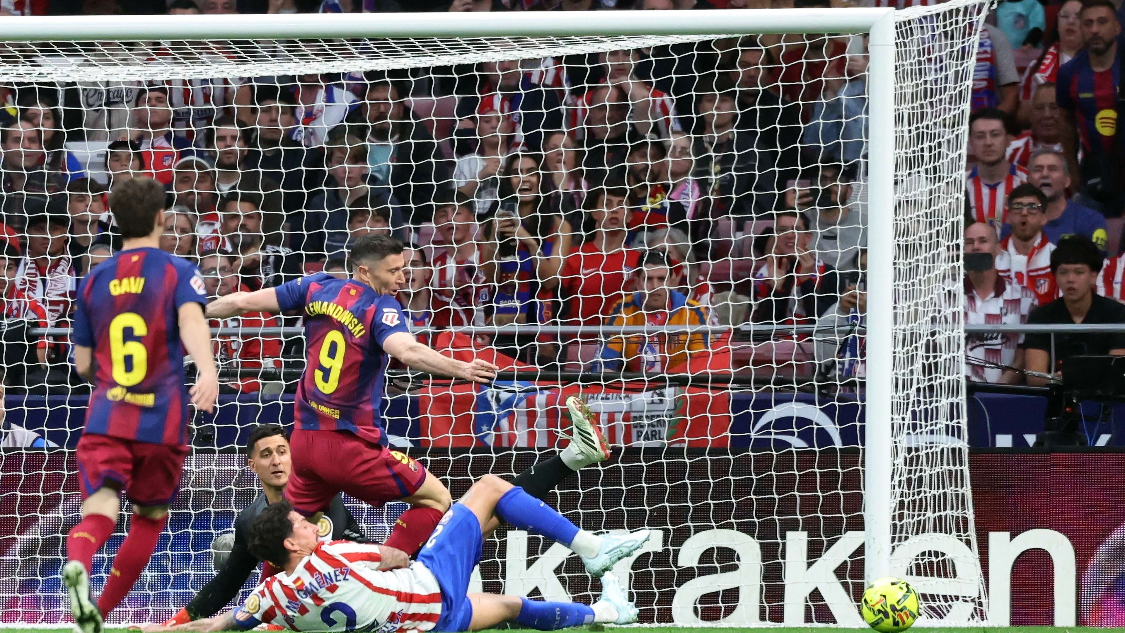 Video: Barcelona beat Atlético thanks to Lewandowski's strike  