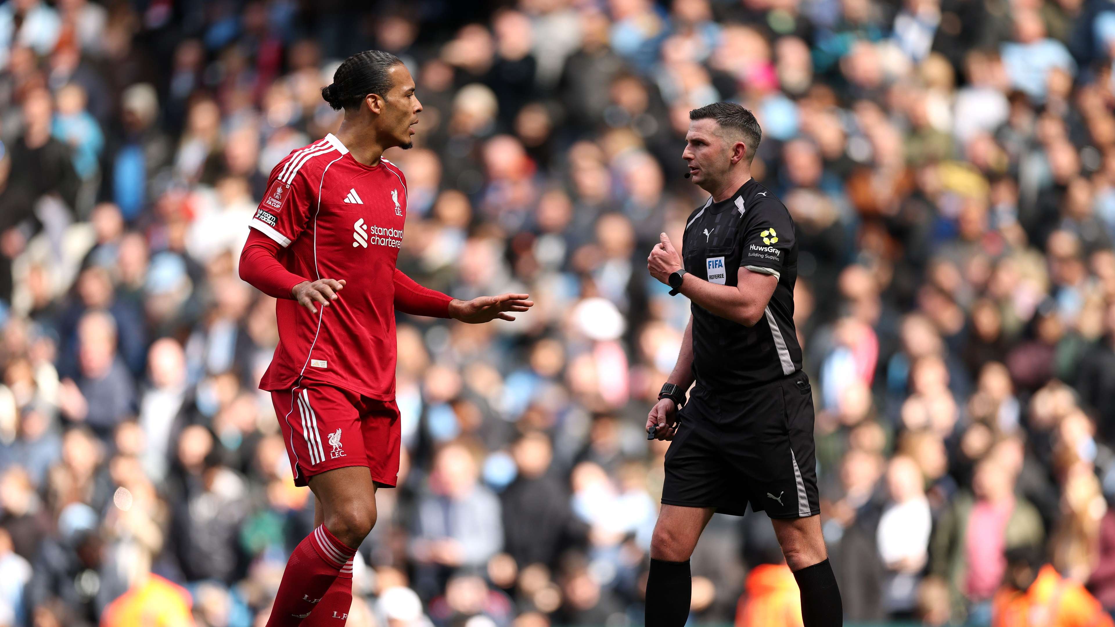 Van Dijk is disappointed: 'What happened is painful... We let our fans and our manager down'  