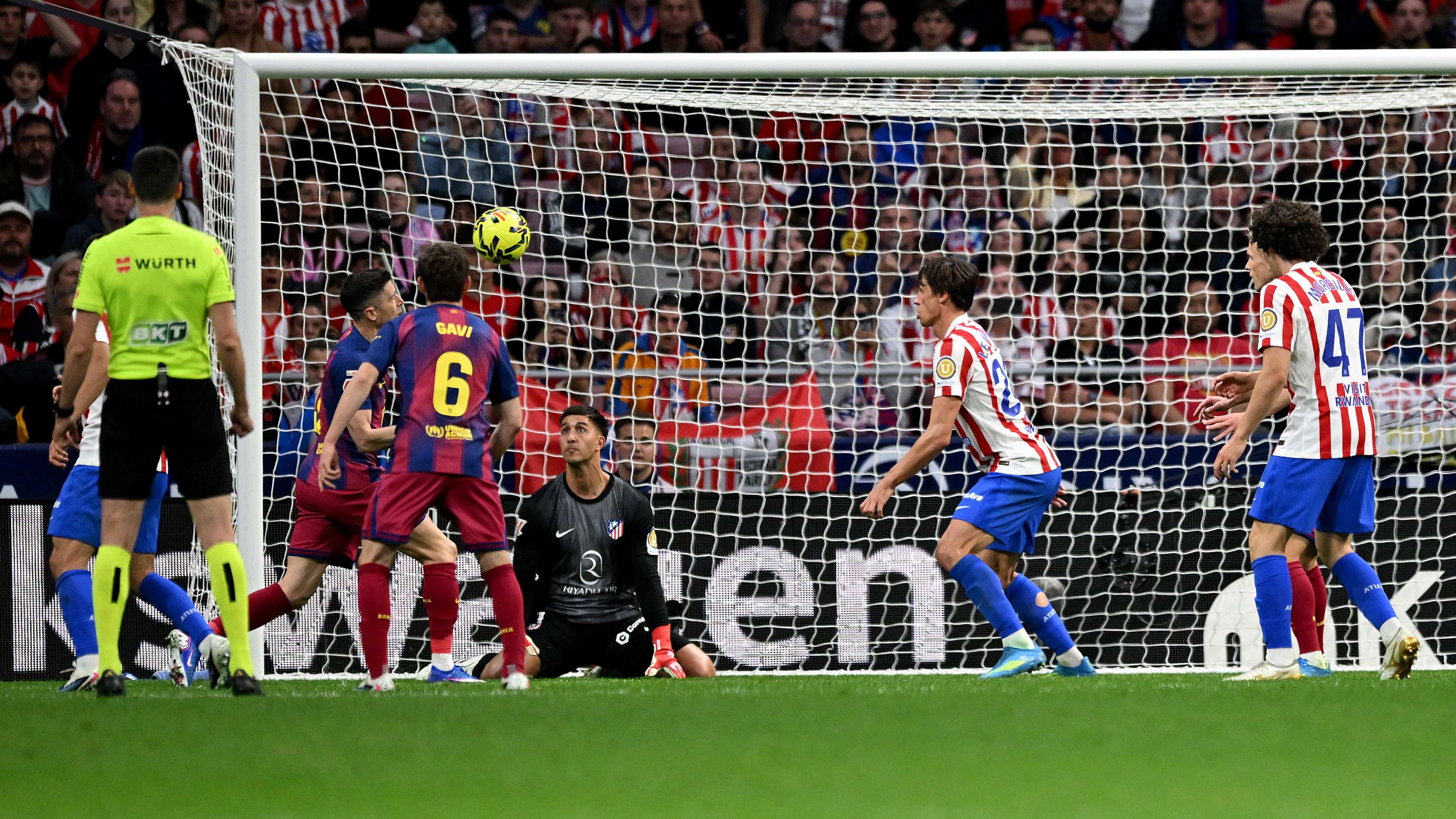 Official line-up: Álvarez vs. Yamal as Barcelona host Atlético
The Camp Nou stage is set for a pivotal La Liga showdown, with Barcelona’s youthful talent, Lamine Yamal, ready to lo  