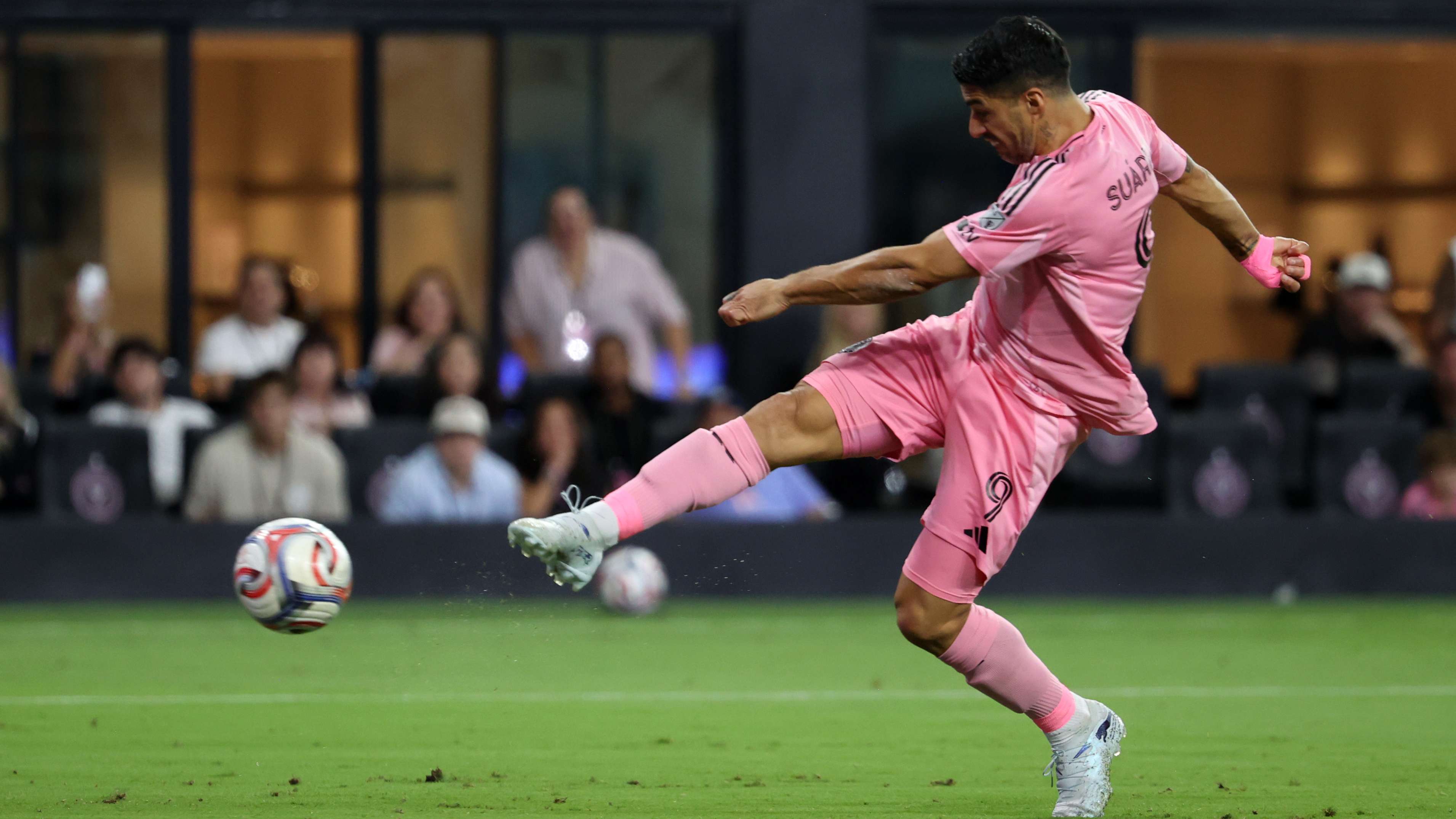 🎥 | Suarez scores stunning volley for Inter Miami in MLS  