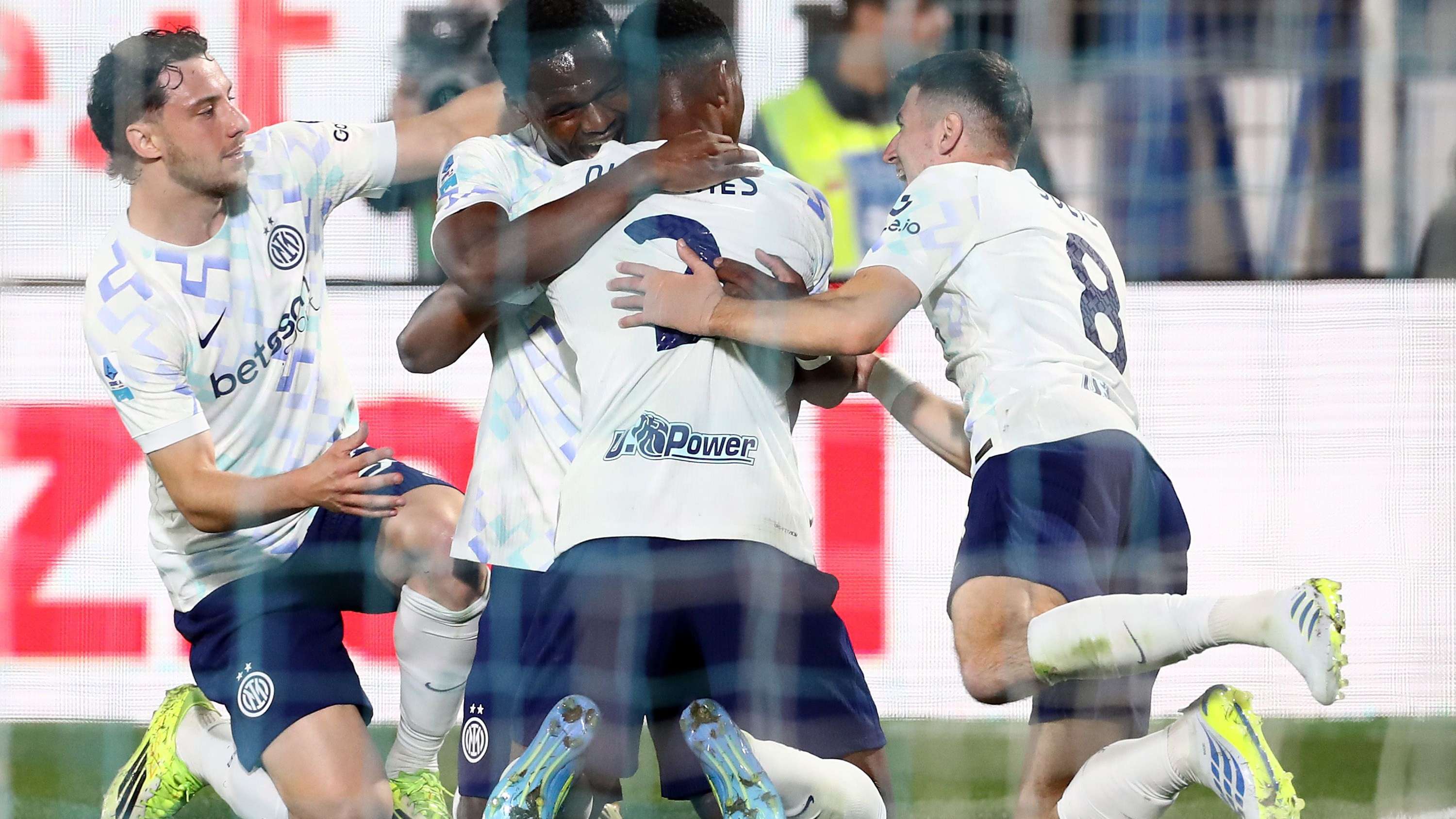 Video | Serie A frenzy: Inter fight back against Como and edge closer to the title  