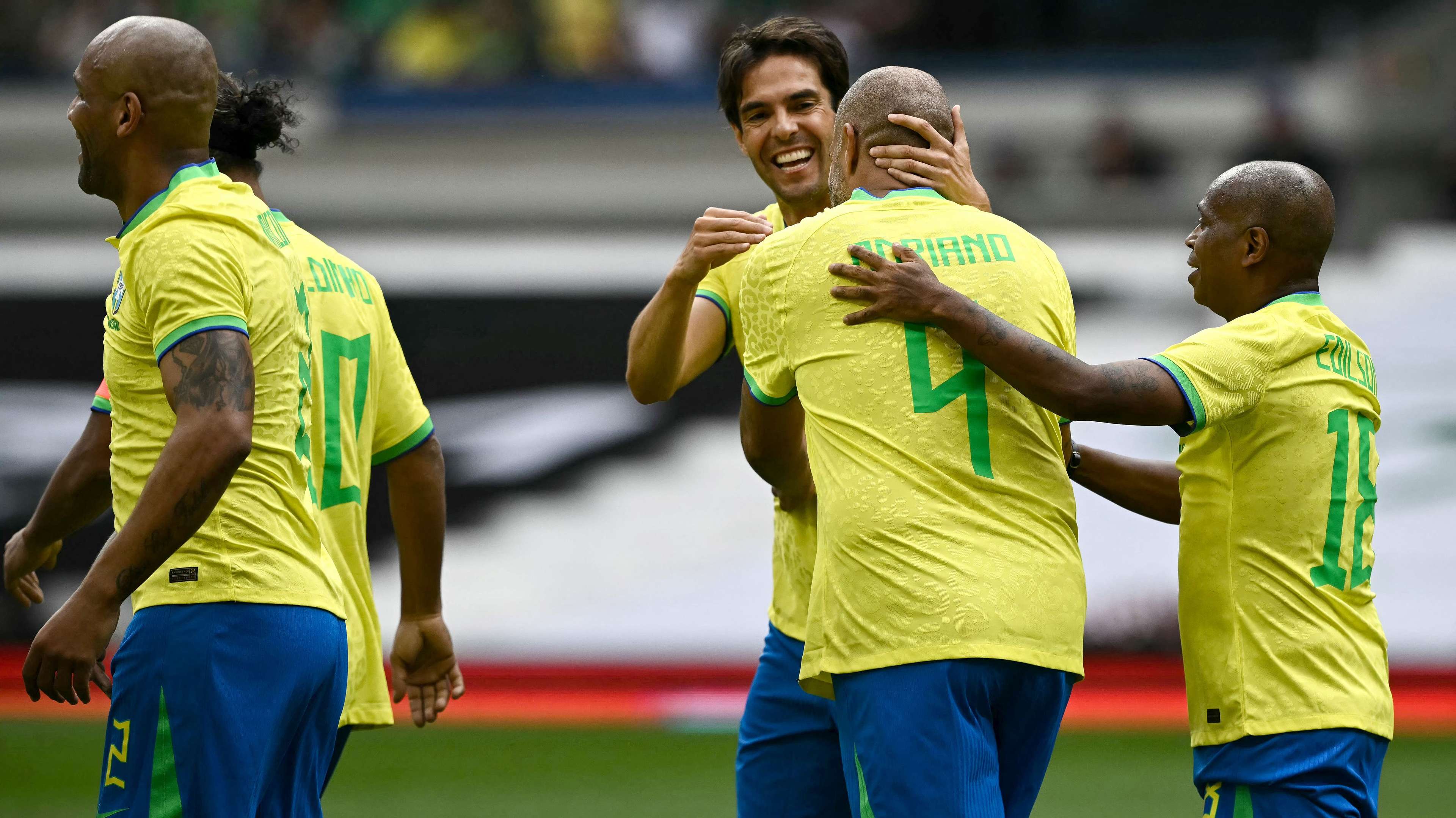 📽️ | Adriano & Kaka score as Ronaldinho dazzles in Brazil Legends' game  