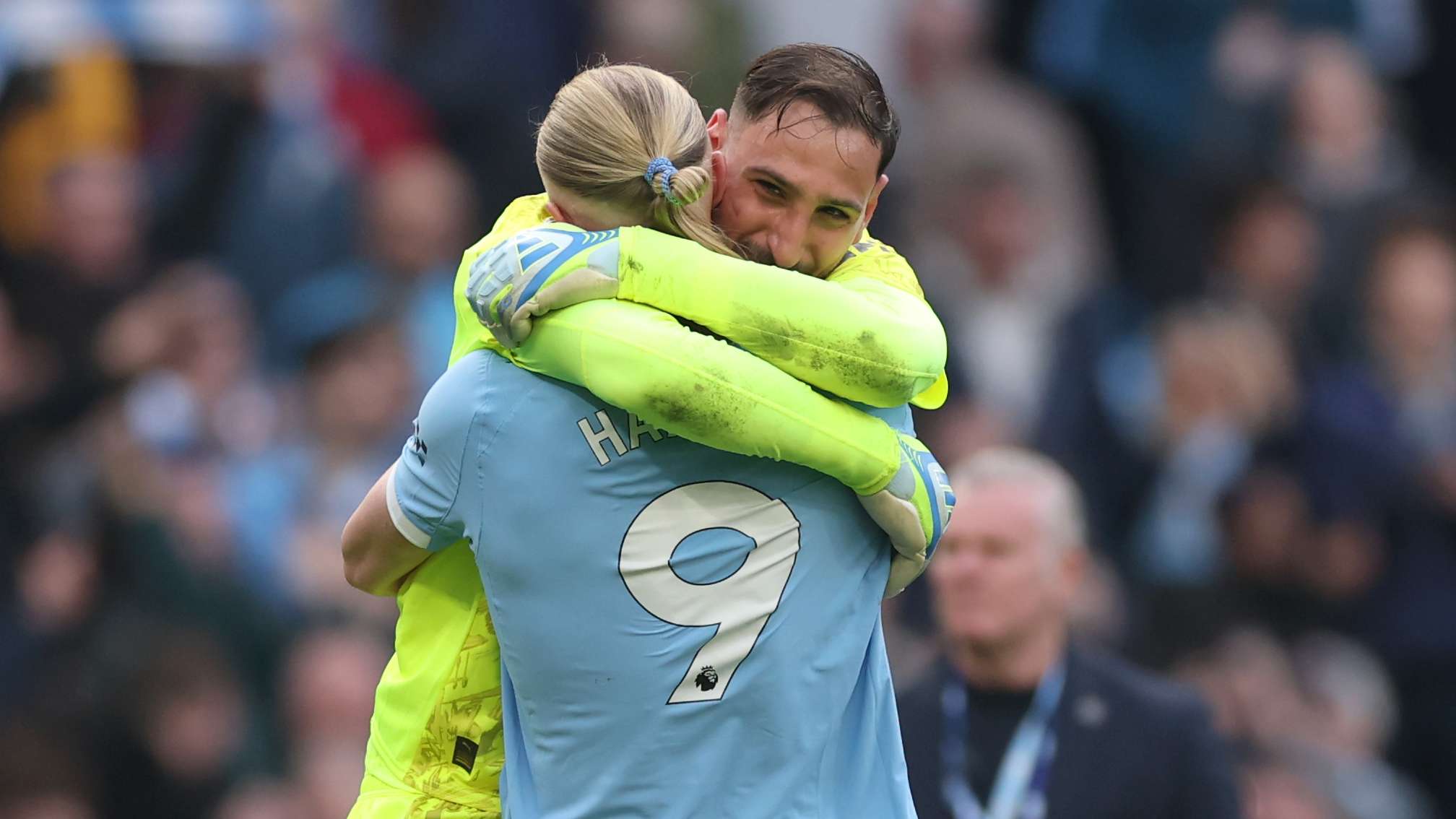 📽️ | Donnarumma jumps into Man City crowd for wild celebrations  