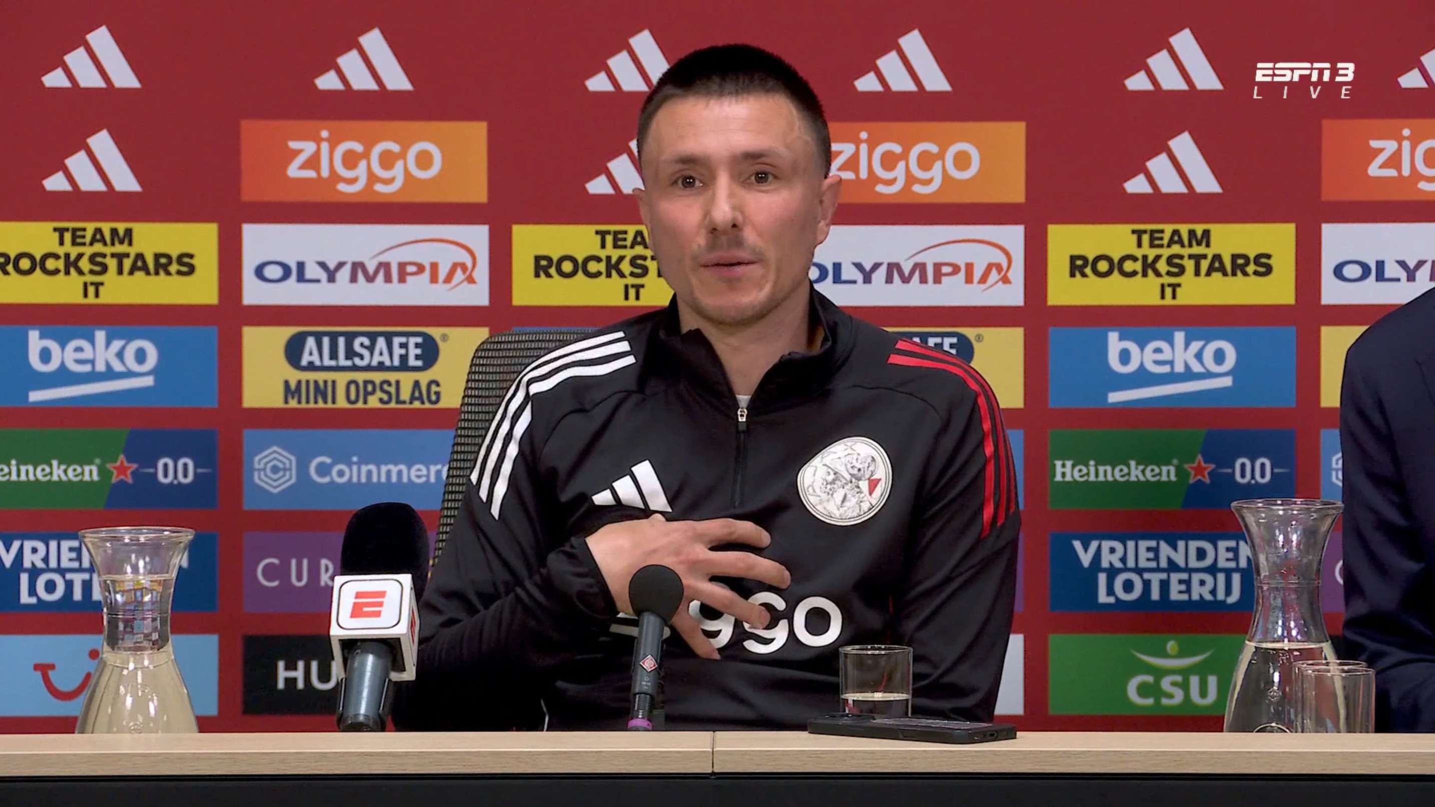 Berghuis stands up for Ajax’s “bad buy”: “That boy can play football well, but...”  