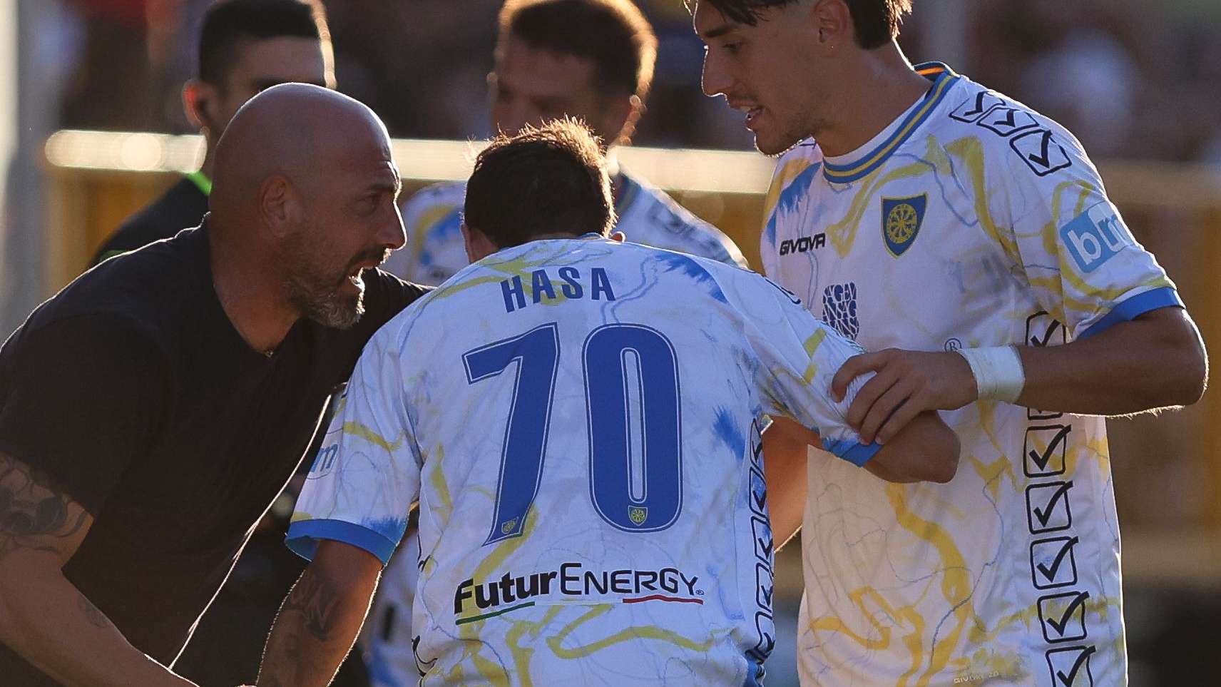 Four players sent off and the Bianconeri down to eight men: the story of Carrarese v Spezia  
