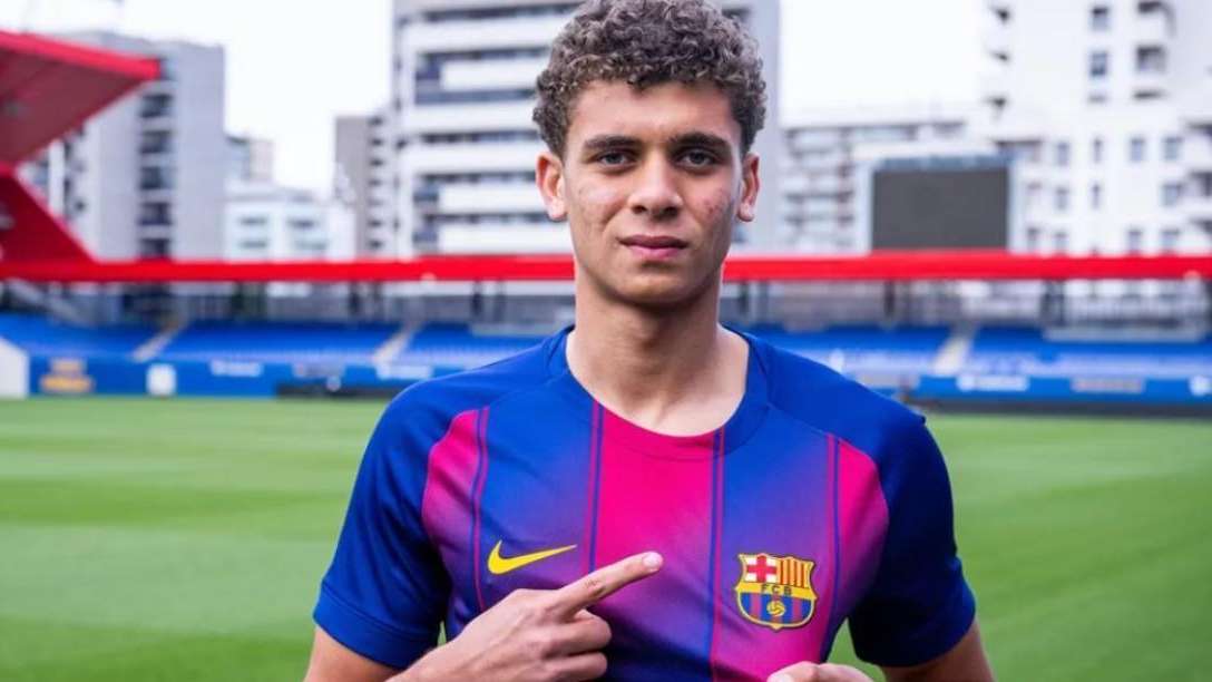 On the sidelines of the reserve-team derby, Barcelona’s stands brought together Flick and Hamza Abdelkarim  