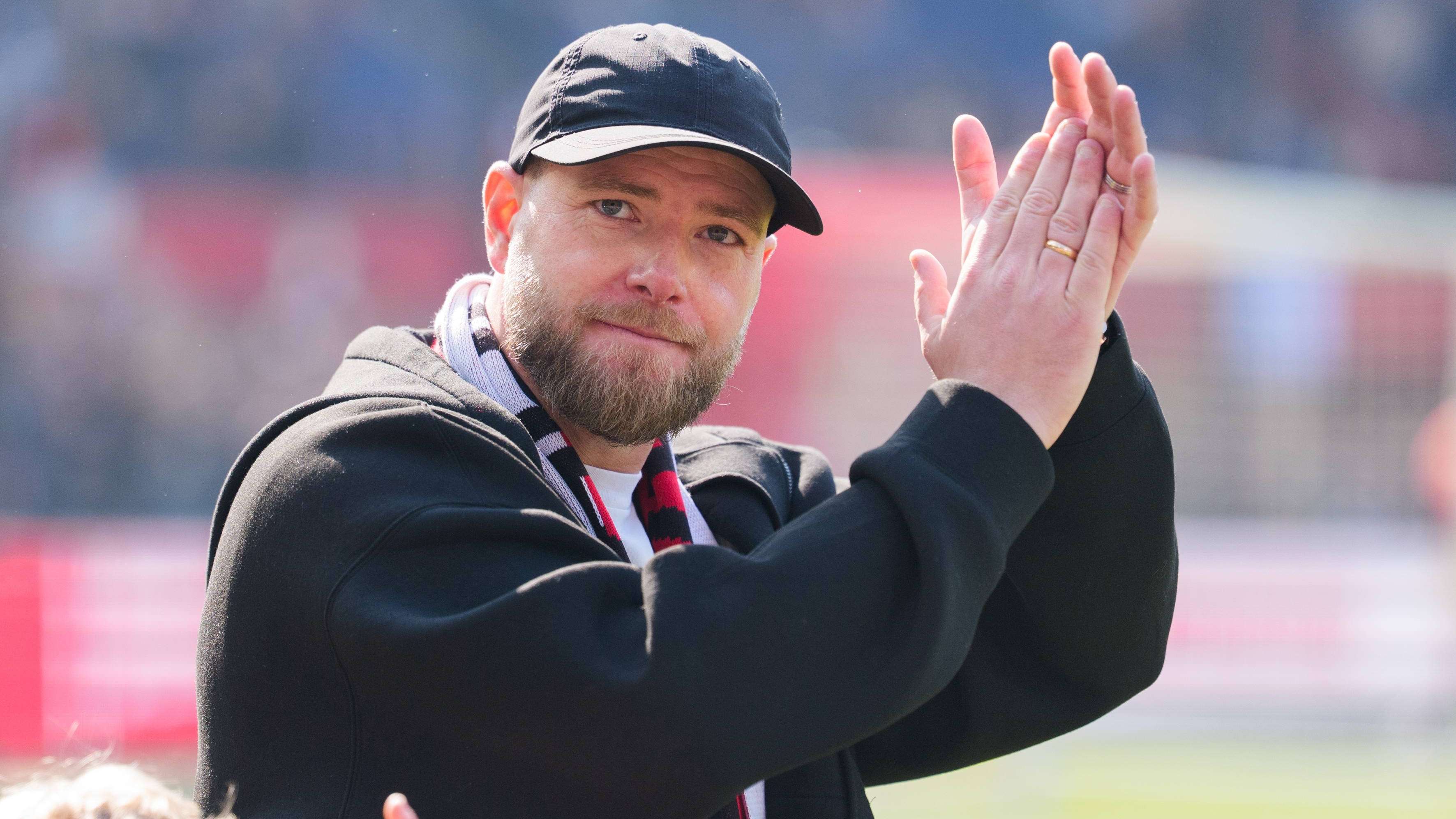 Former Feyenoord striker John Guidetti has stunned fans by joining his new club  