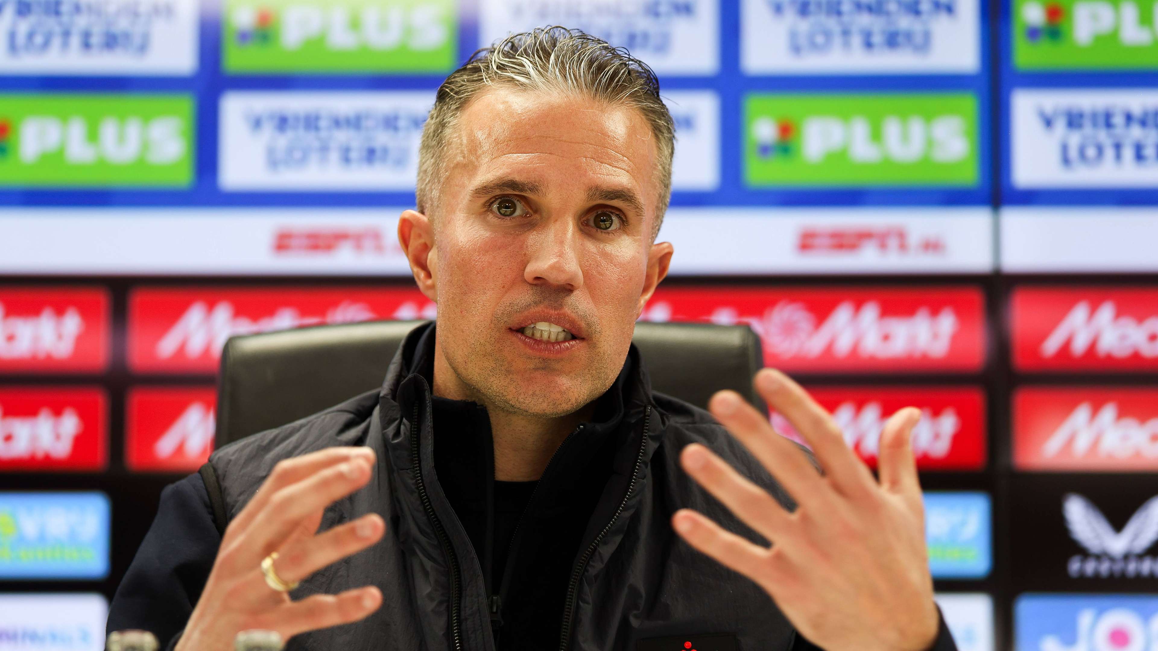 Robin van Persie praises 'top-class player' in Feyenoord's squad  
