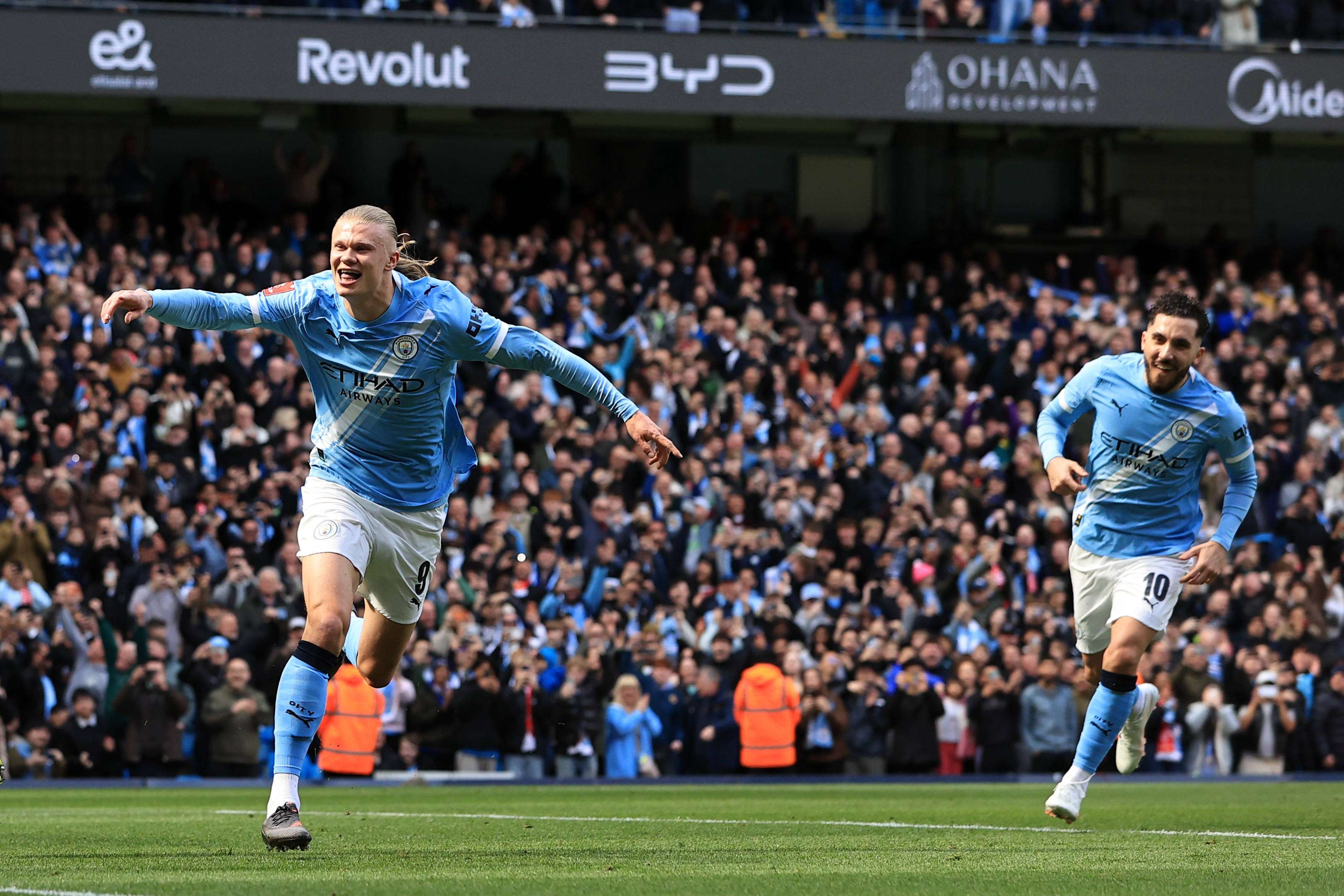 Haaland’s hat-trick demolishes Liverpool in the FA Cup and increases the pressure on Slot  