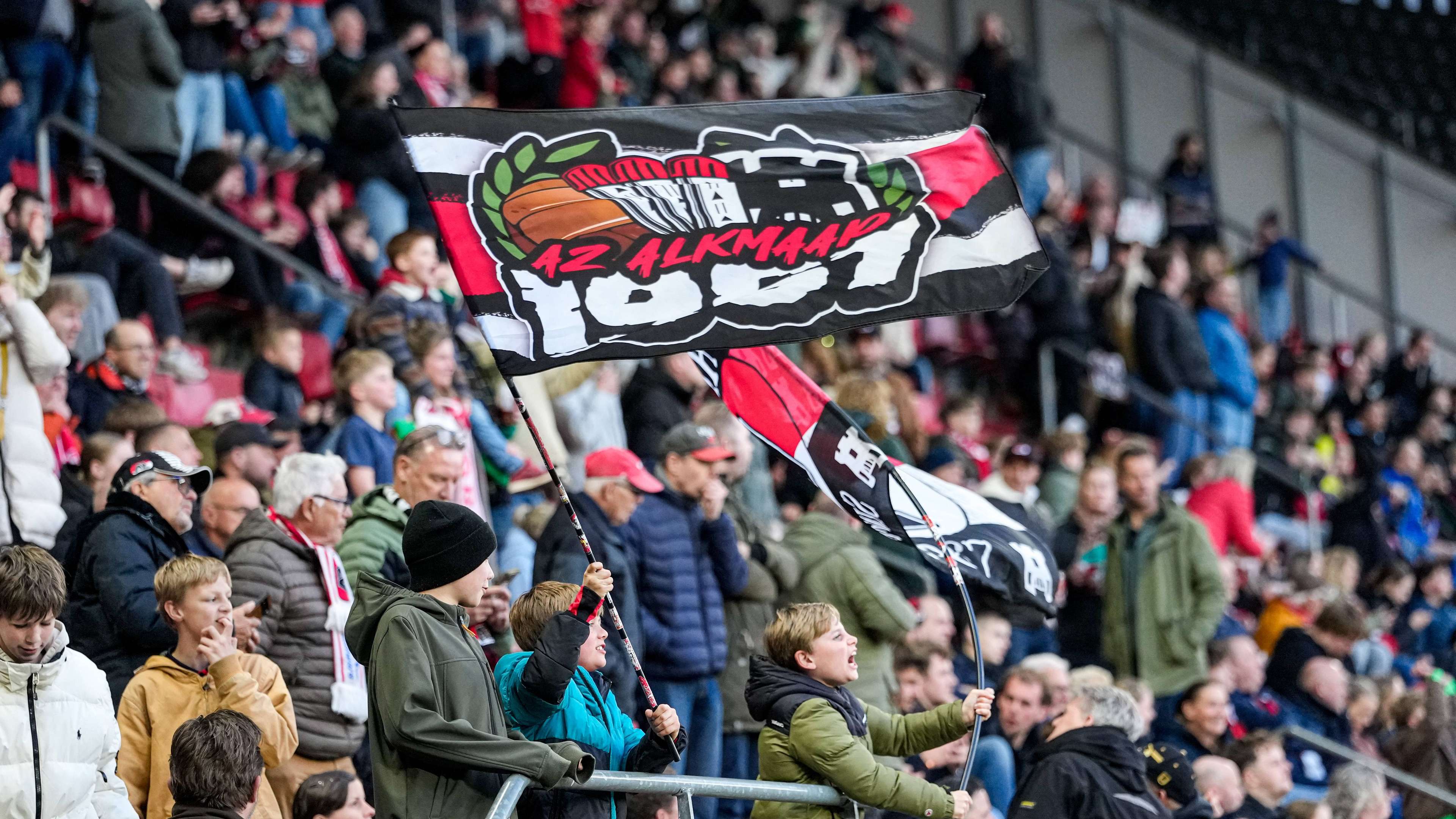 AZ fans are turning their backs on the Conference League quarter-final against Shakhtar en masse. The Alkmaar club’s support has decided, for various reasons, to stay away from Thu  