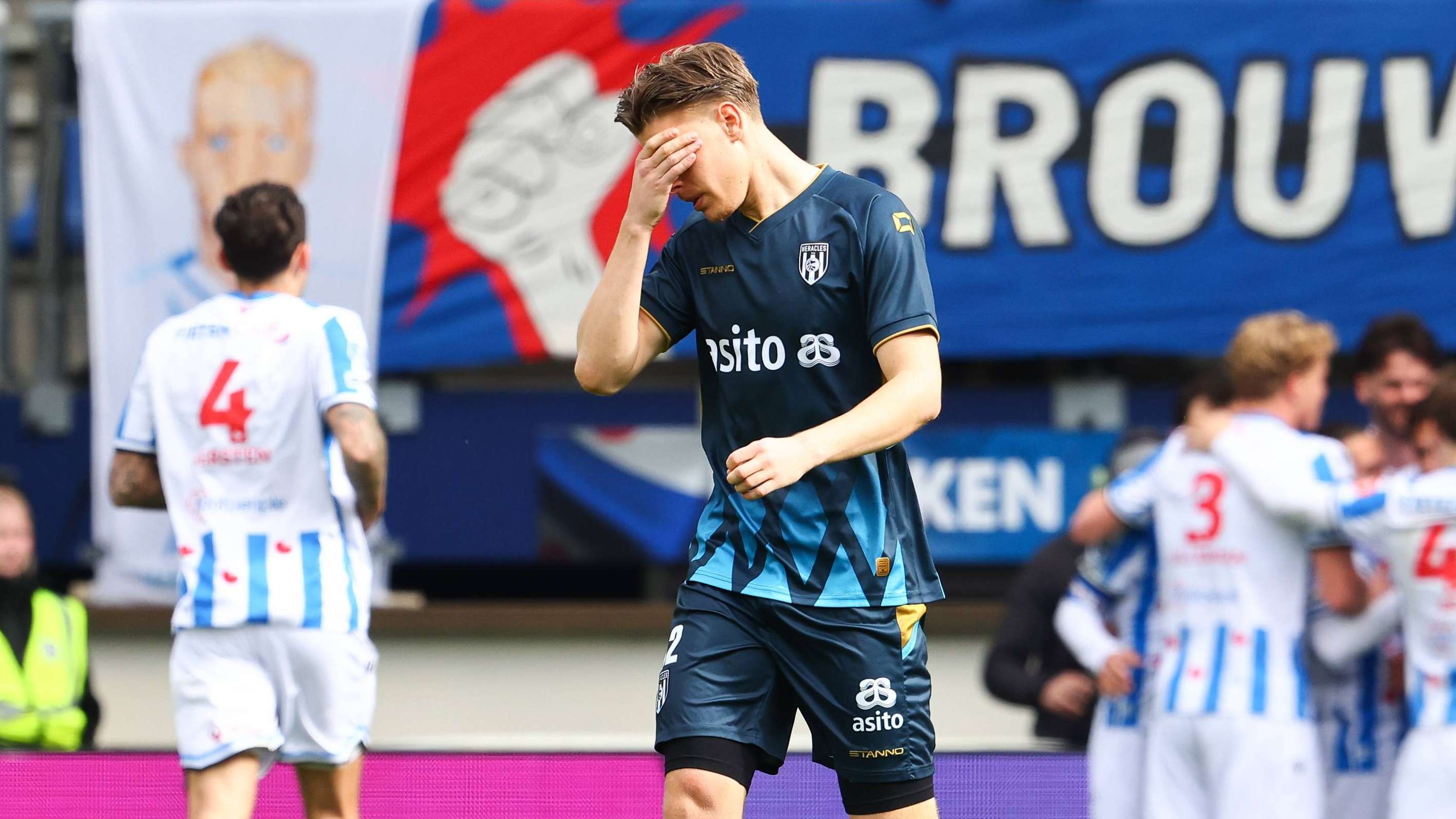 SC Heerenveen are proving highly effective and are pushing Heracles Almelo further into the mire  