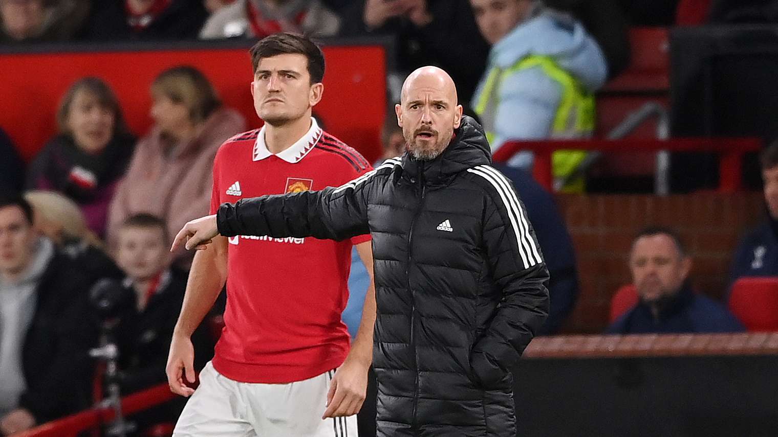 Why Maguire lost Utd armband under Ten Hag & how he handled it  