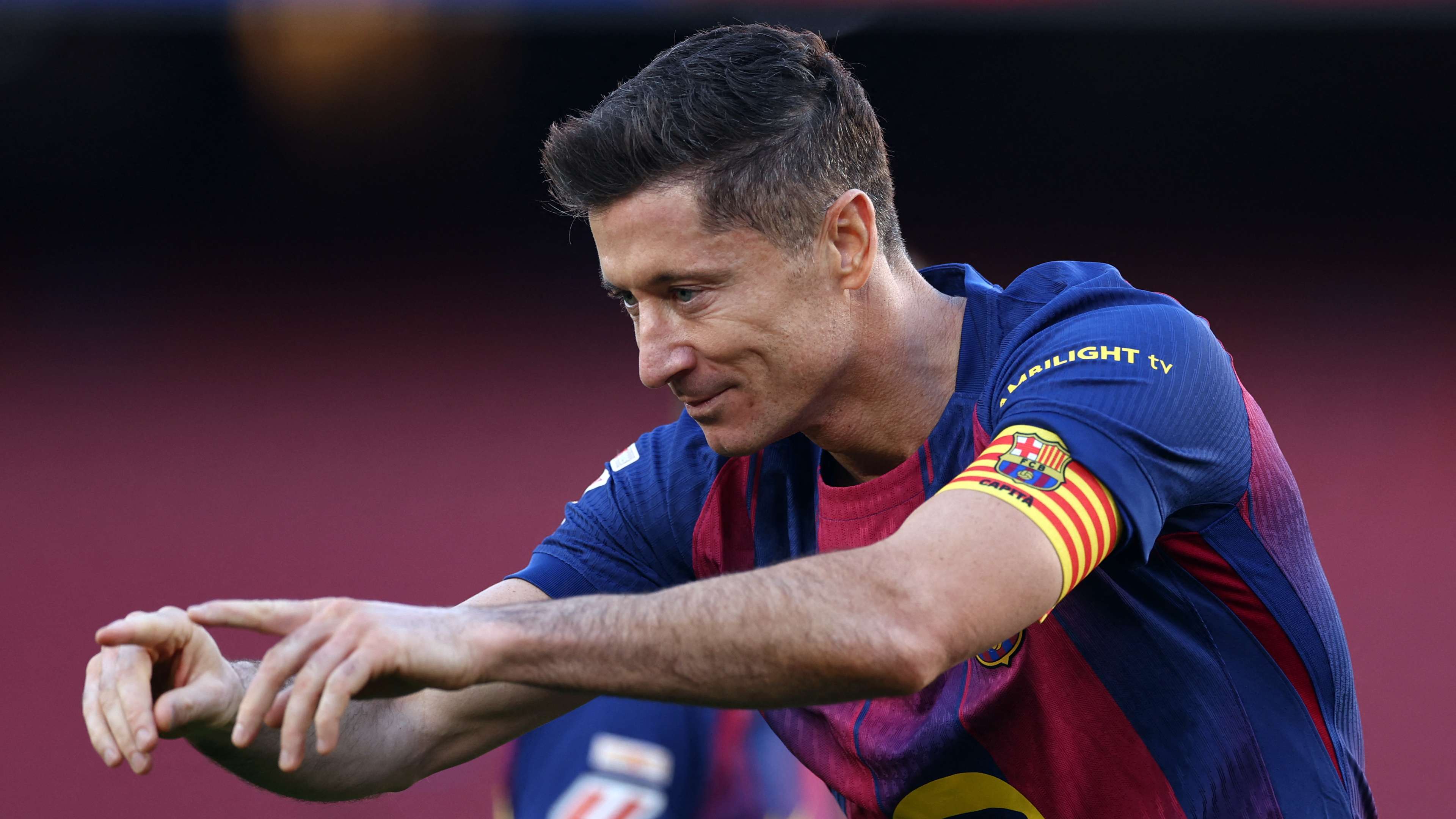Ex-Barcelona star urges Lewandowski to consider sensational Wrexham transfer  