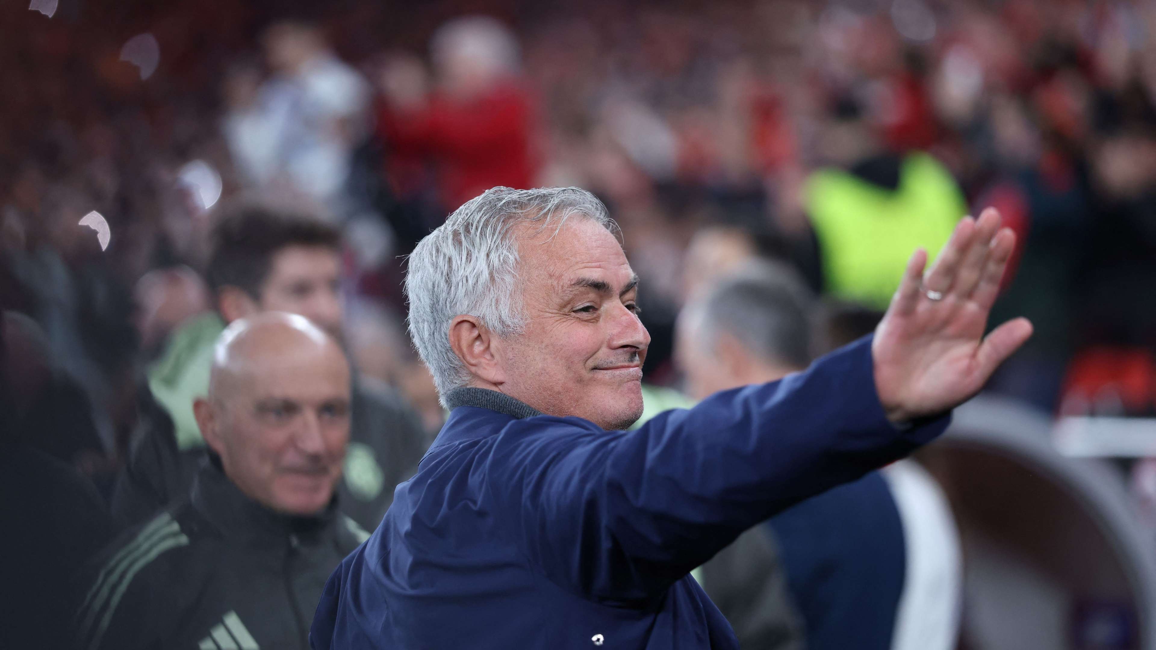 Revealed: How much Real have paid to free Mourinho from Benfica  