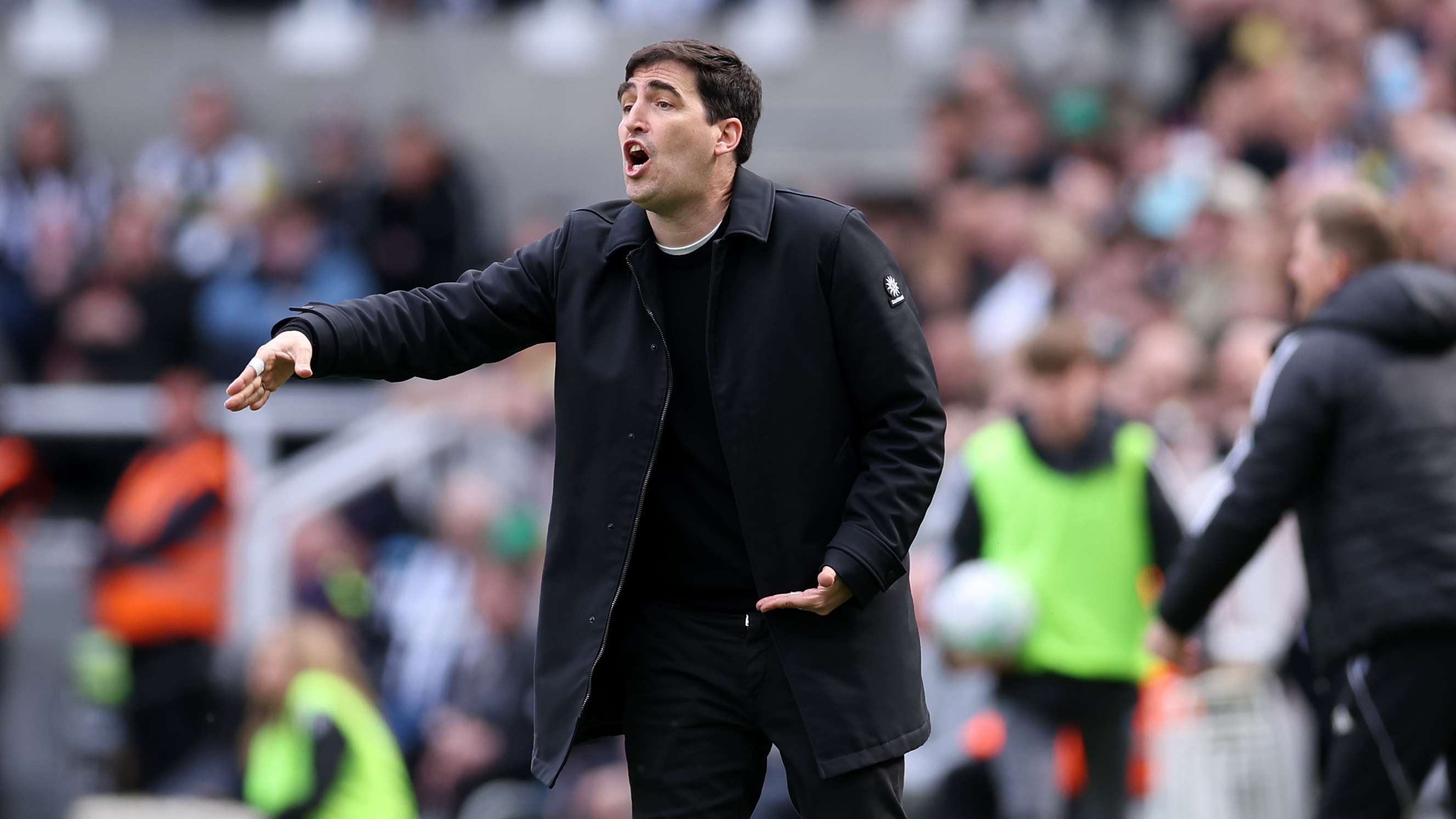 Chelsea, Real & Man Utd left hanging as Iraola delivers ‘no rush’ update  