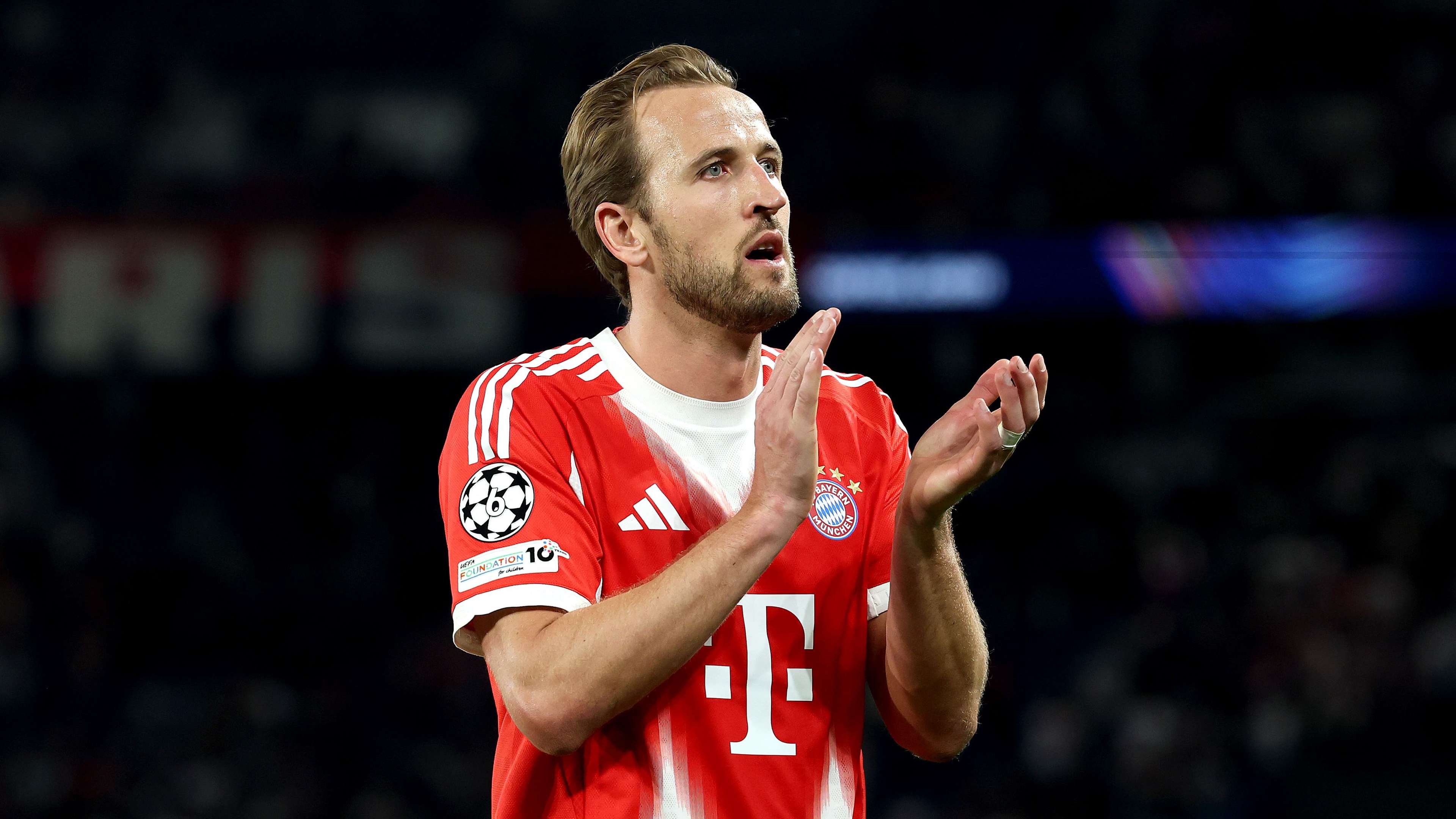 Neville puts Kane in 'dream' trio of Man Utd signings  