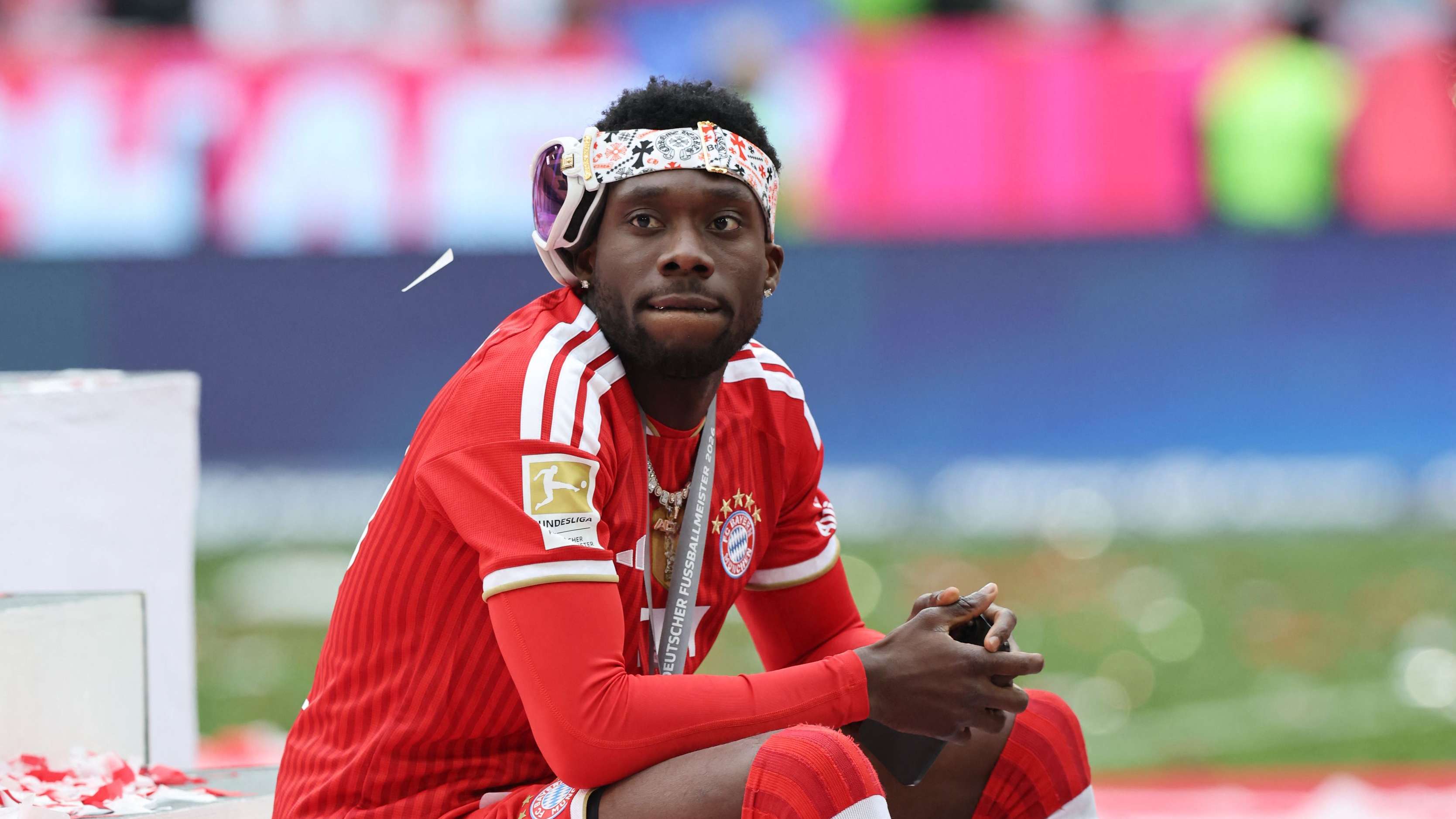 Is Bayern seriously pursuing Davies's high-profile rival?  