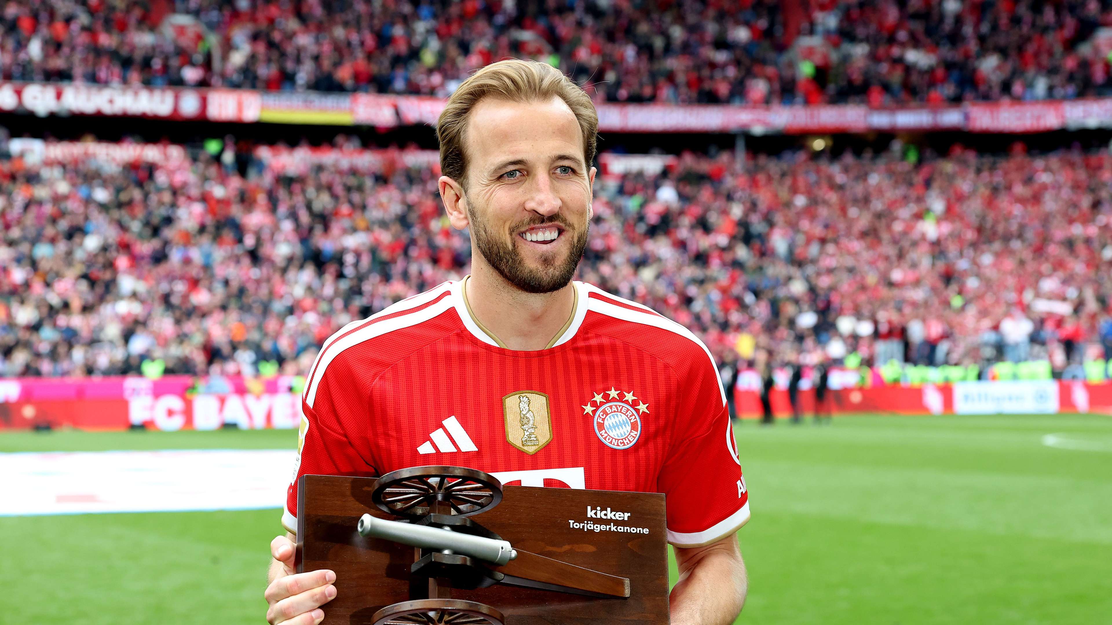 Kane in no rush over Bayern extension, says president  