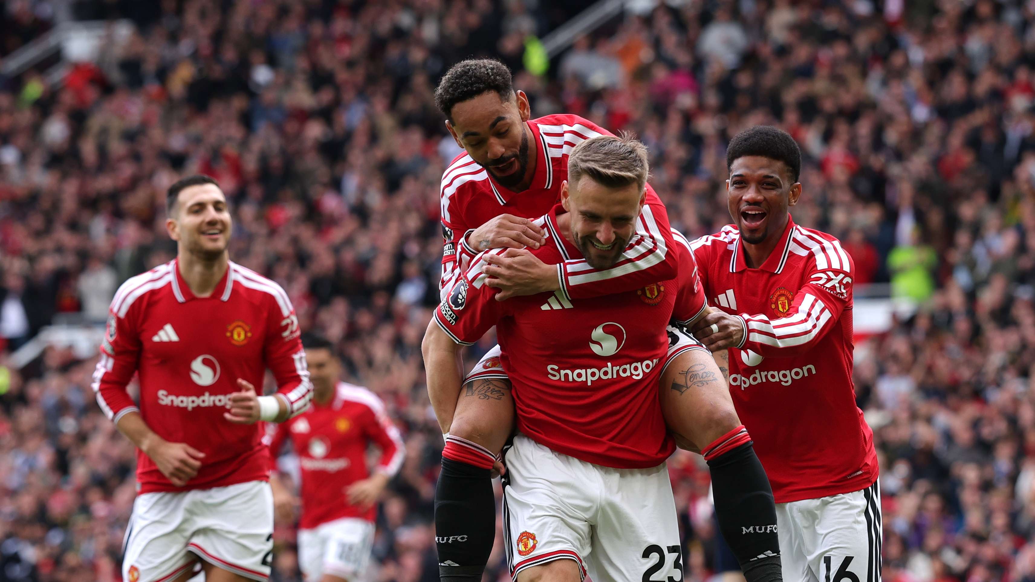 Carrick insists 'fantastic' Shaw deserves England World Cup spot  