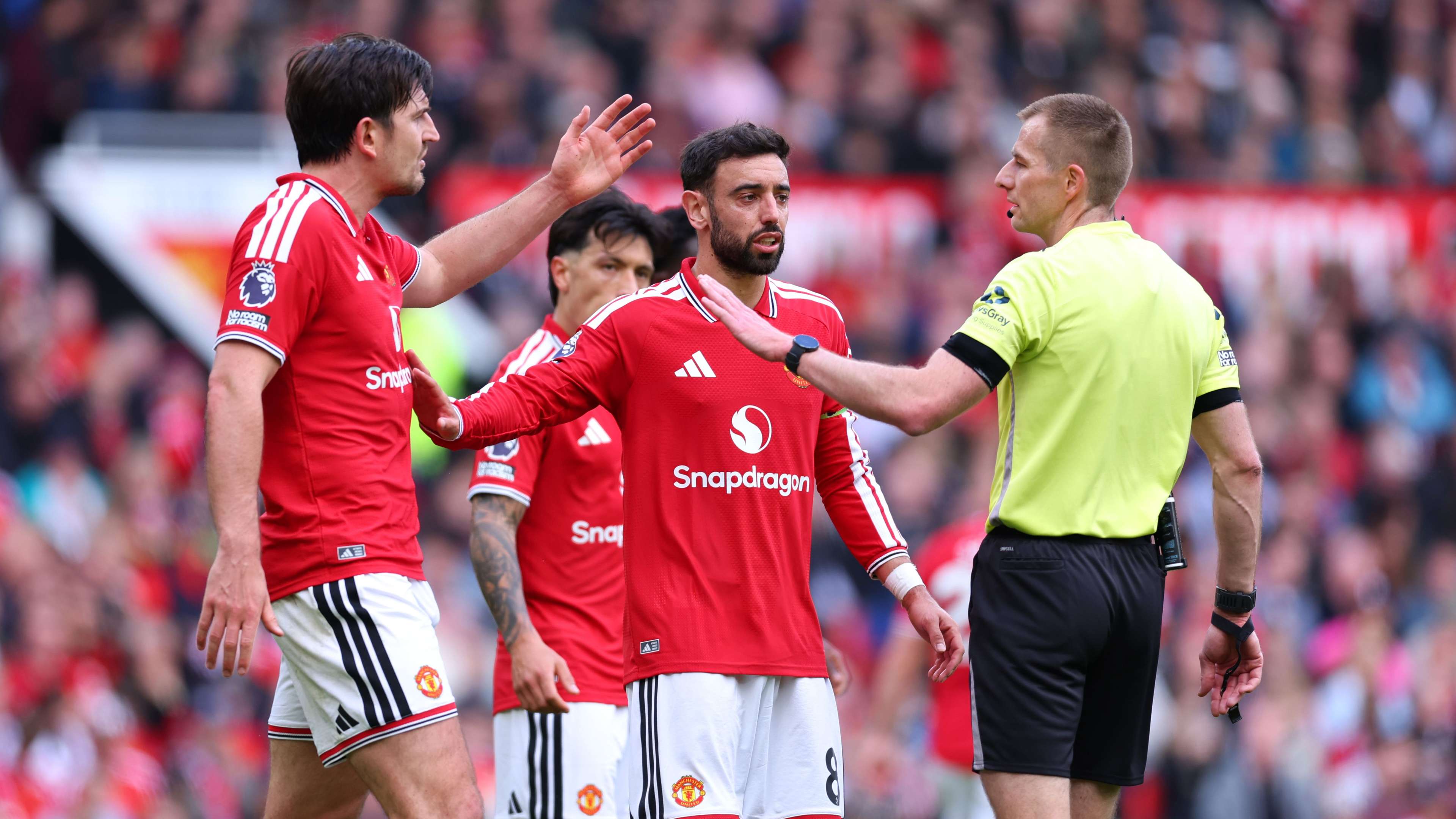 Keane slams Fernandes and Man Utd for 'circus act' against Forest  