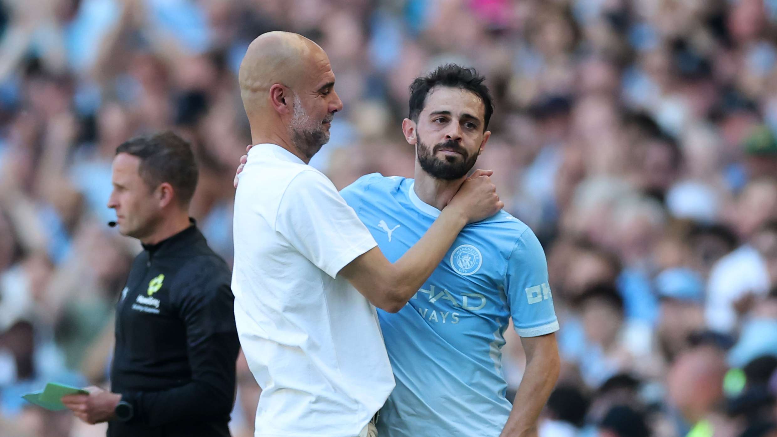 'Fuming' Rooney blasts guard of honours for Silva & Stones in final City game  