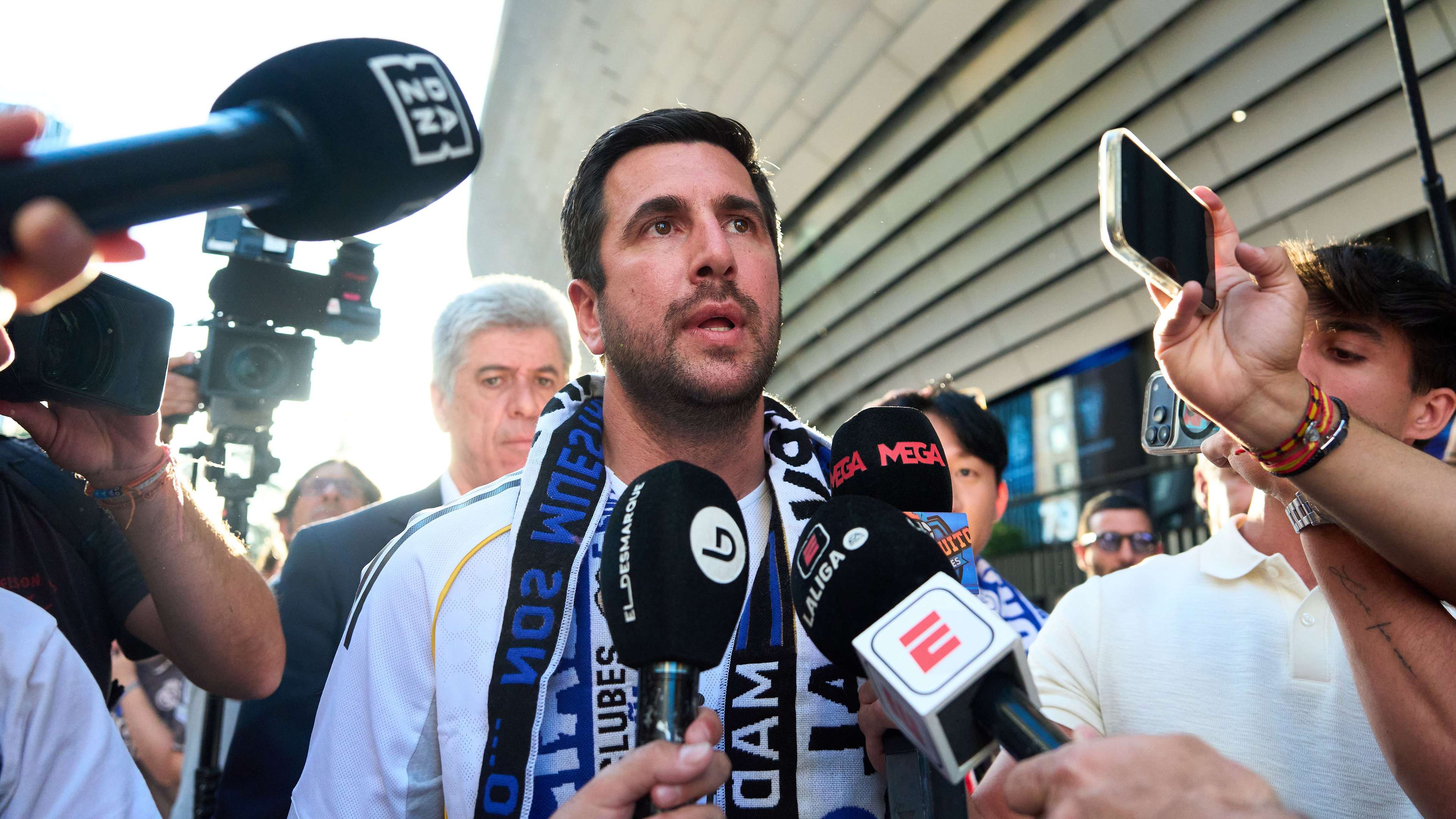 Perez's challenger announces two major signings for Real  
